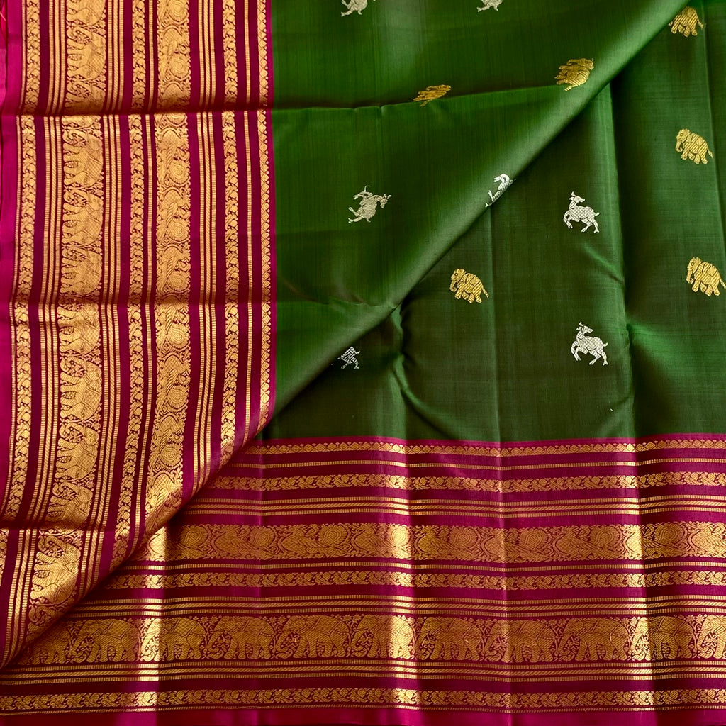 Luxurious Bottle Green With Rich Magenta Handwoven Pure Zari Kanjeevaram