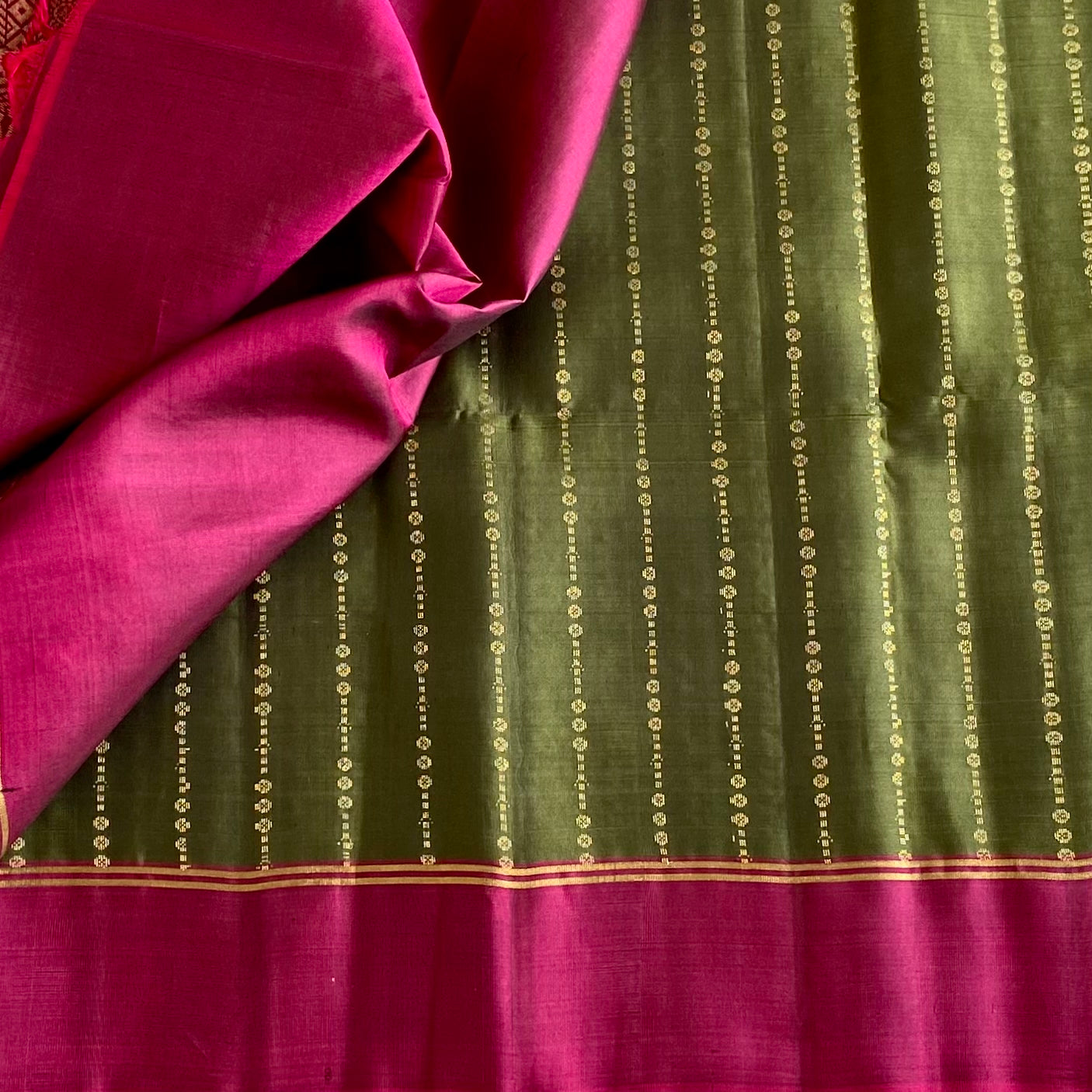 Deep Olive Green Designer Pure Silk Saree With Rani Pink Pallu Gold Border