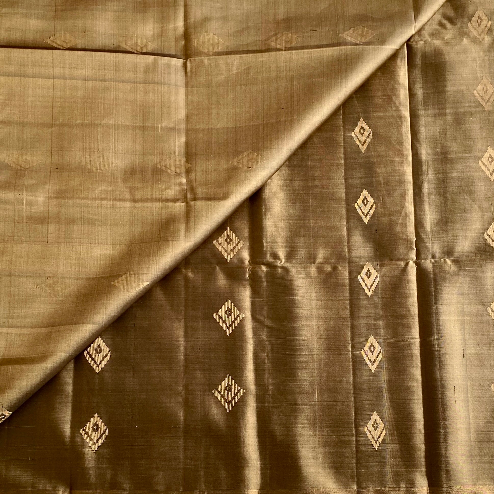 Olive Brown Designer Pure Silk Saree With Rani Pink Pallu