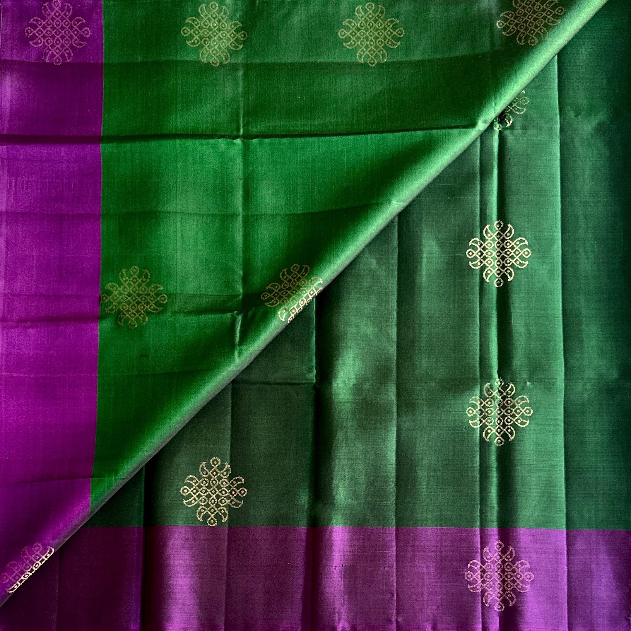 Emerald Green with Purple handwoven designer pure silk with Kollam zari weave