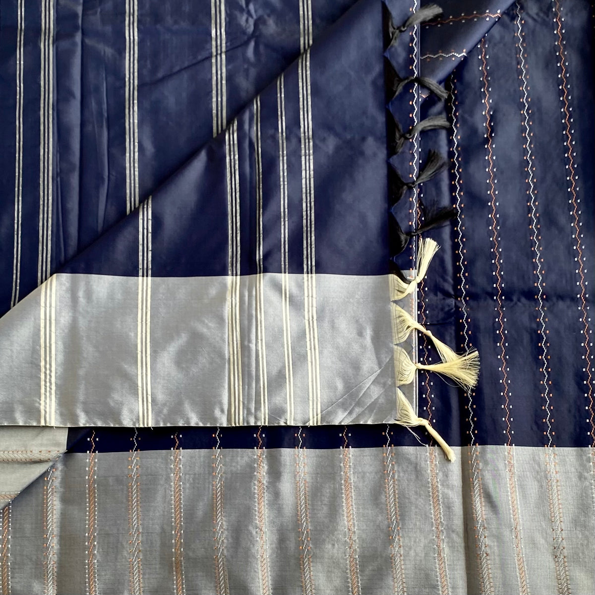 Midnight Navy Soft Mixed Silk Saree With Silver Gray Pallu