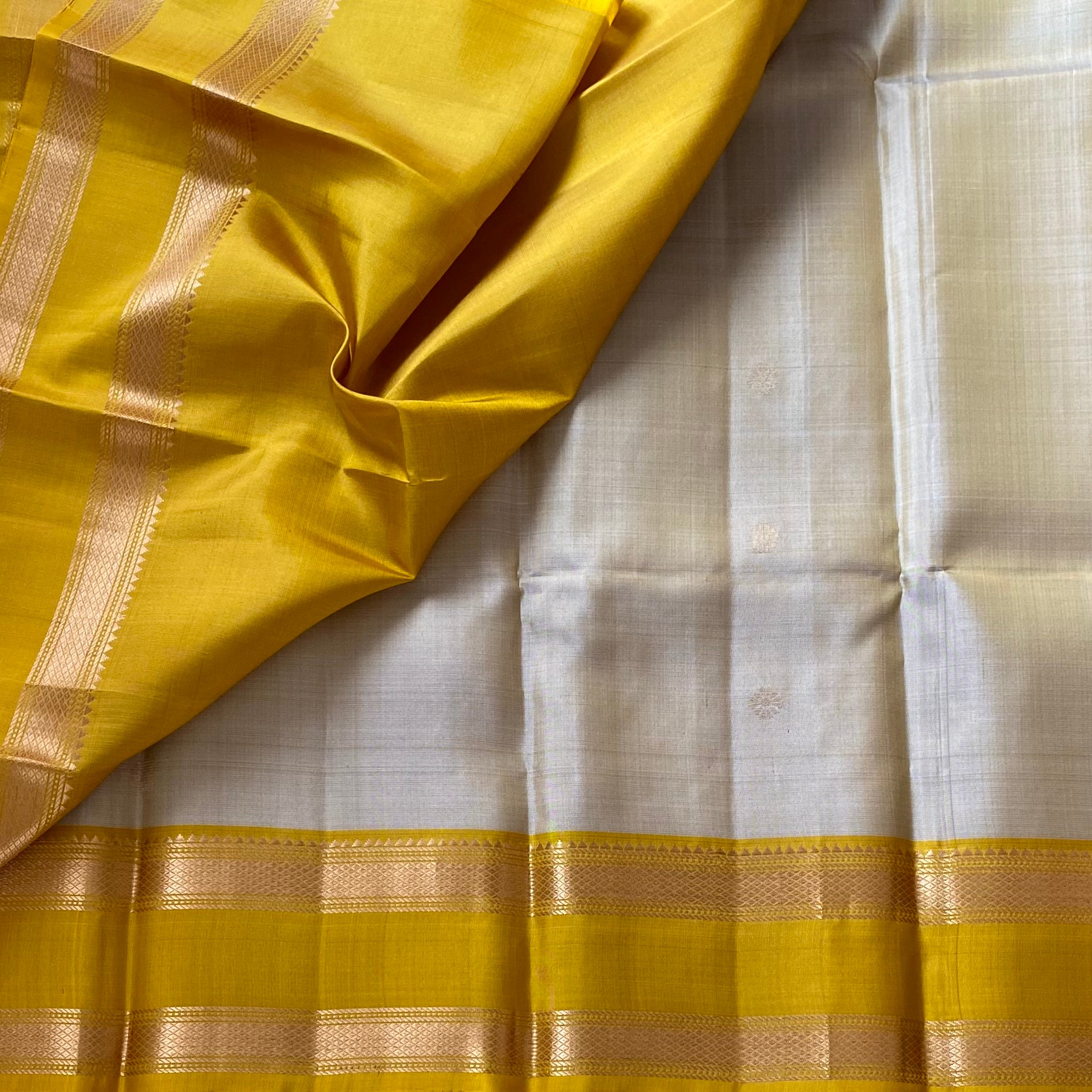 Champagne Beige Designer Pure Silk Saree Mustard Yellow Zari Border Contrast Pallu