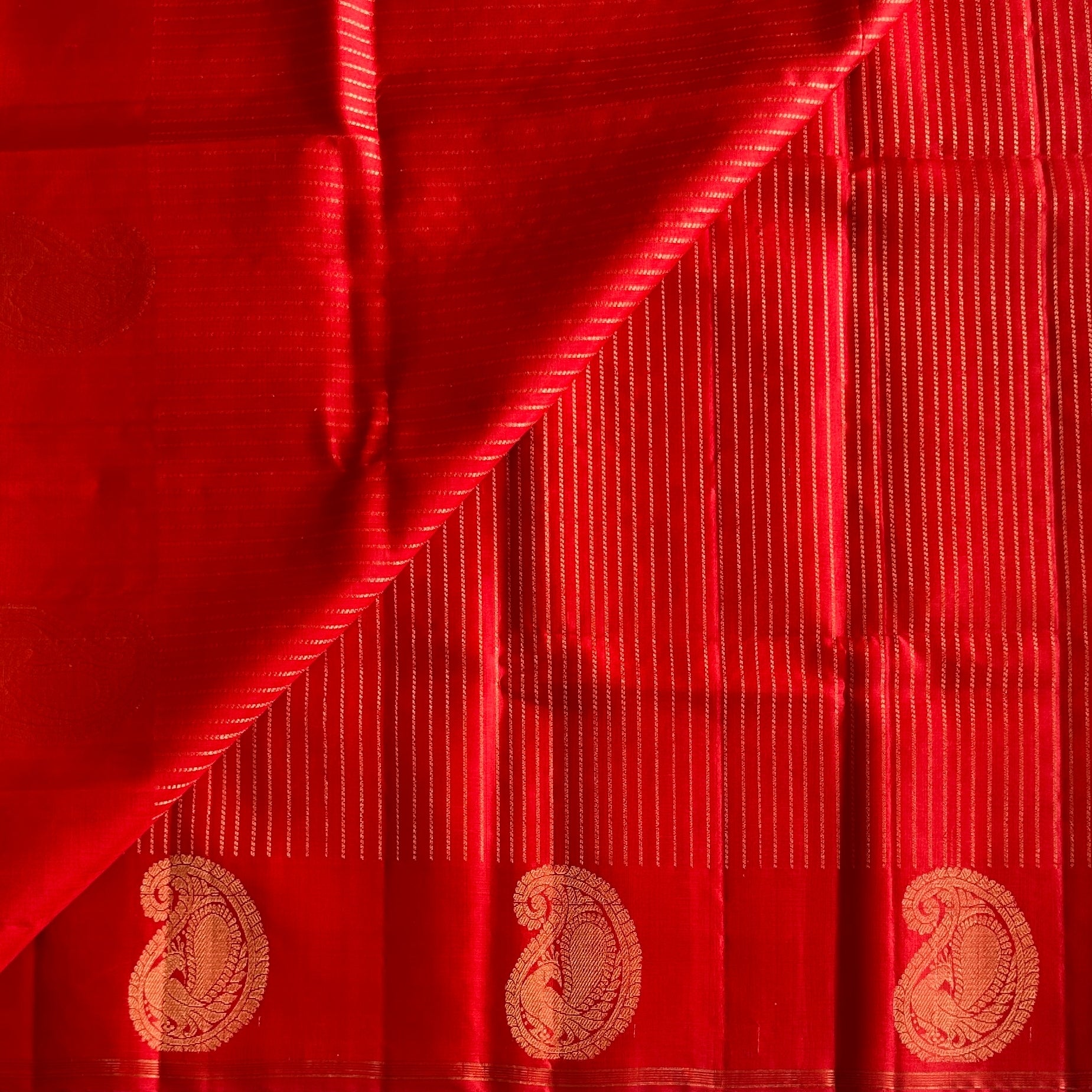 Vermilion Red Saree Gold Zari Paisley Border Diamond Pallu Weave