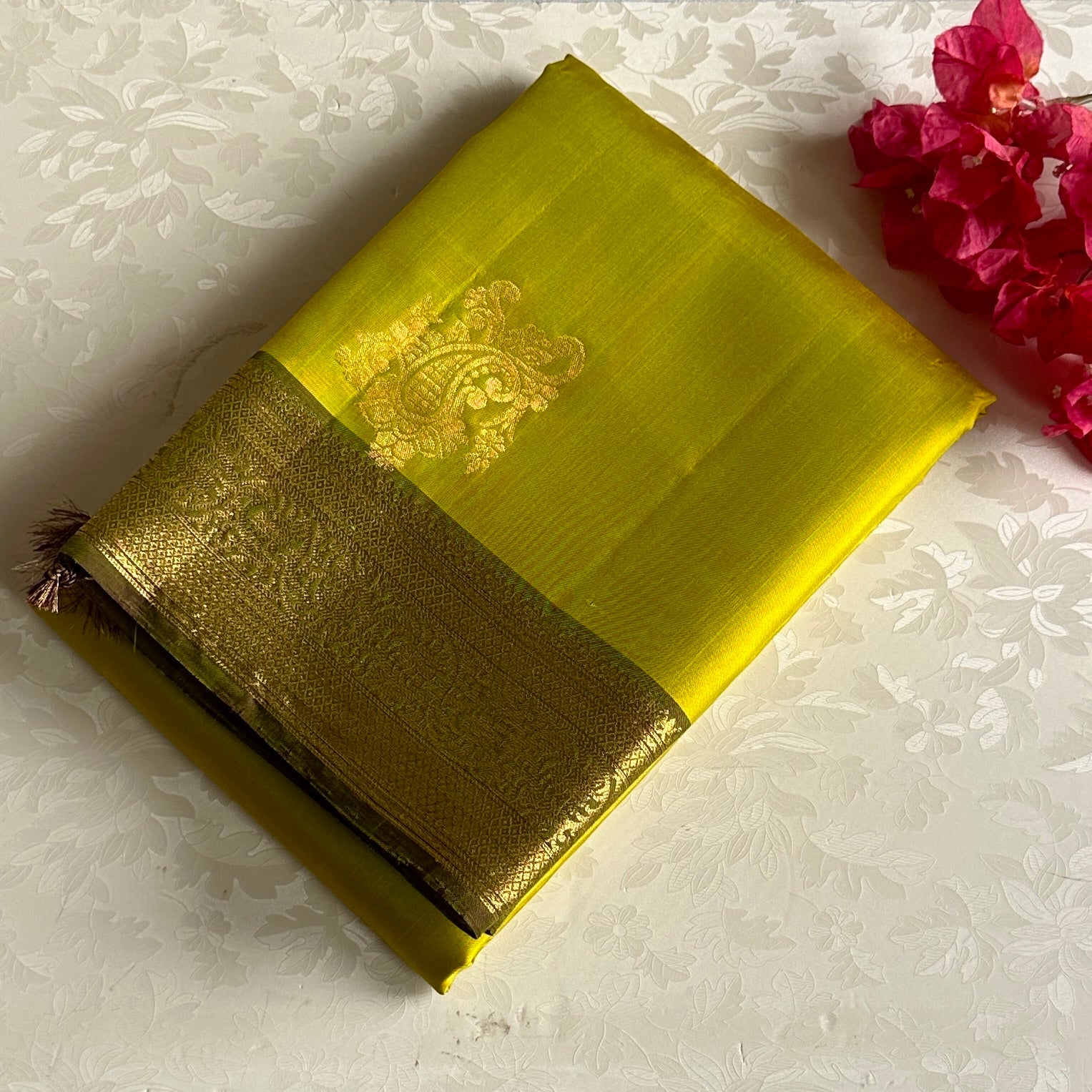 Olive Green Designer Pure Silk Saree With Chartreuse Pallu