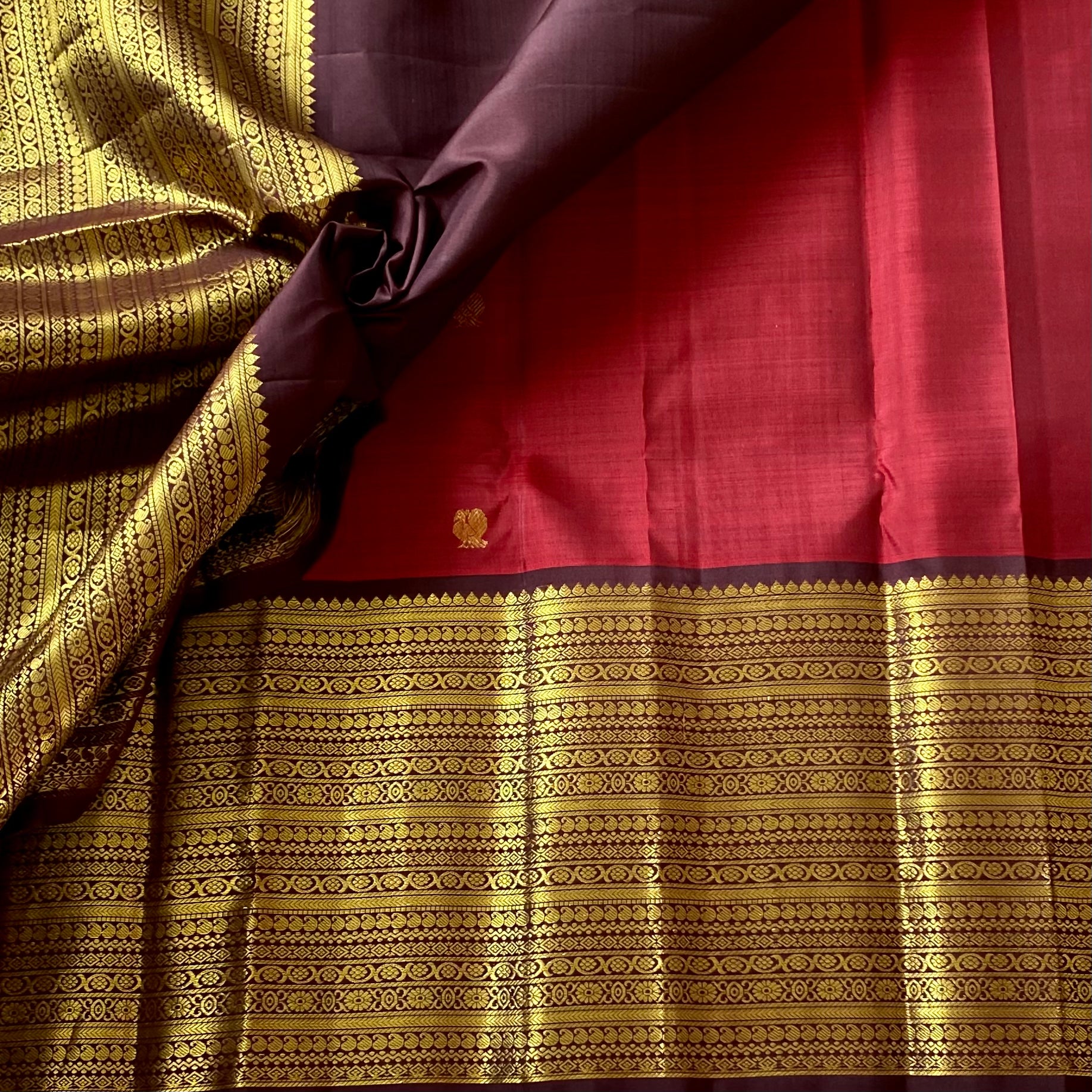 Metallic Gold Magenta Zari Silk Saree Elegant Wedding Traditional Regal