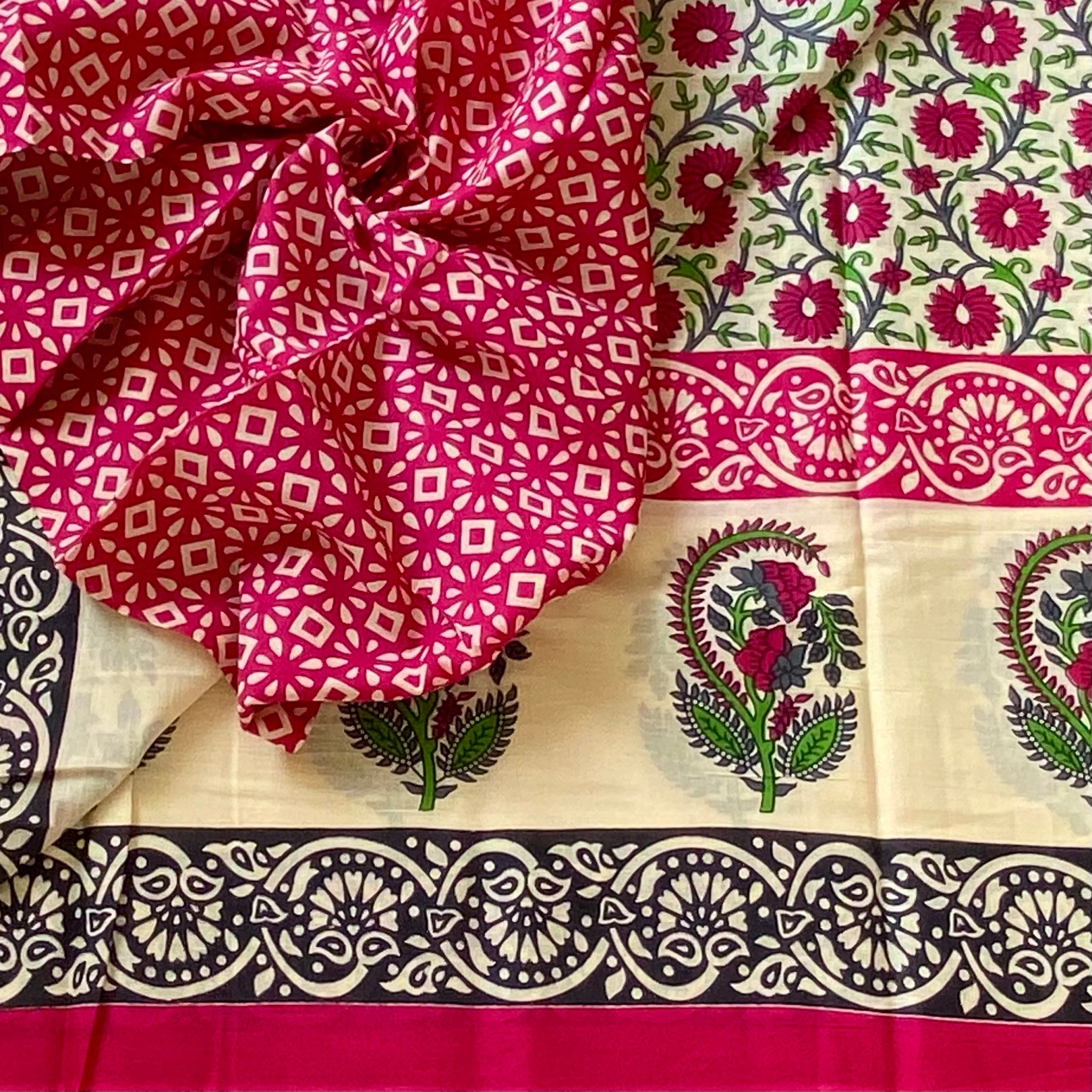 Ivory Magenta Paisley Floral Cotton Saree With Black Printed Border