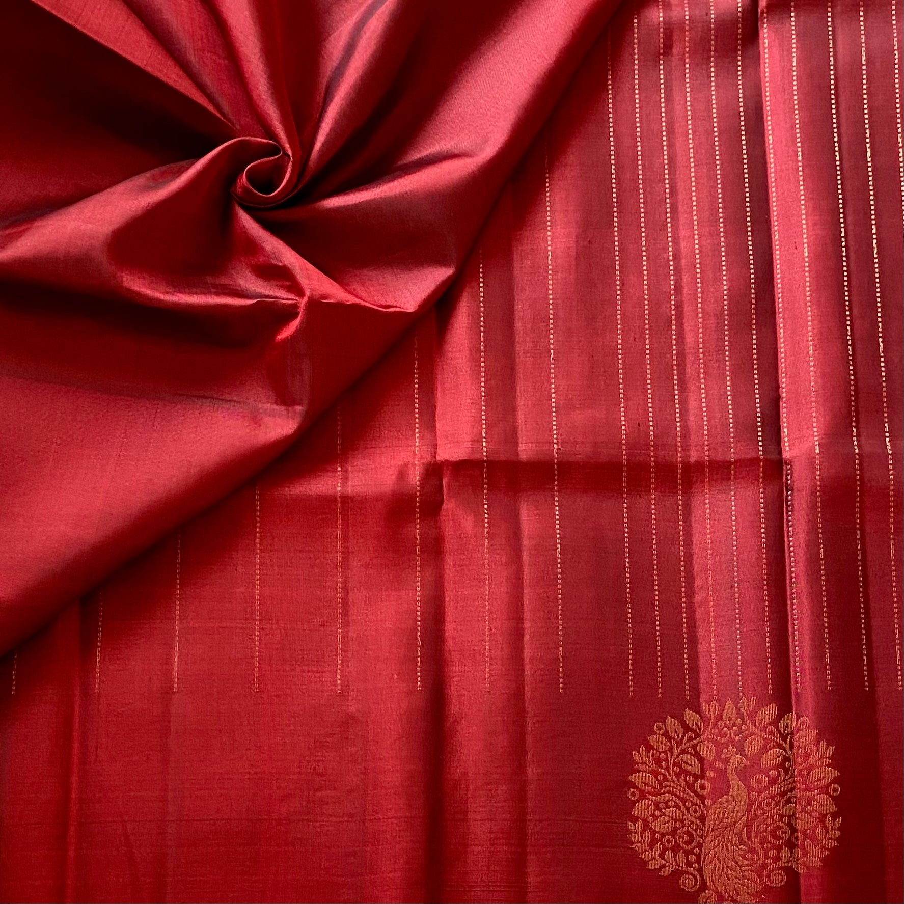 Deep Maroon Designer Pure Silk Saree With Metallic Gold Pallu