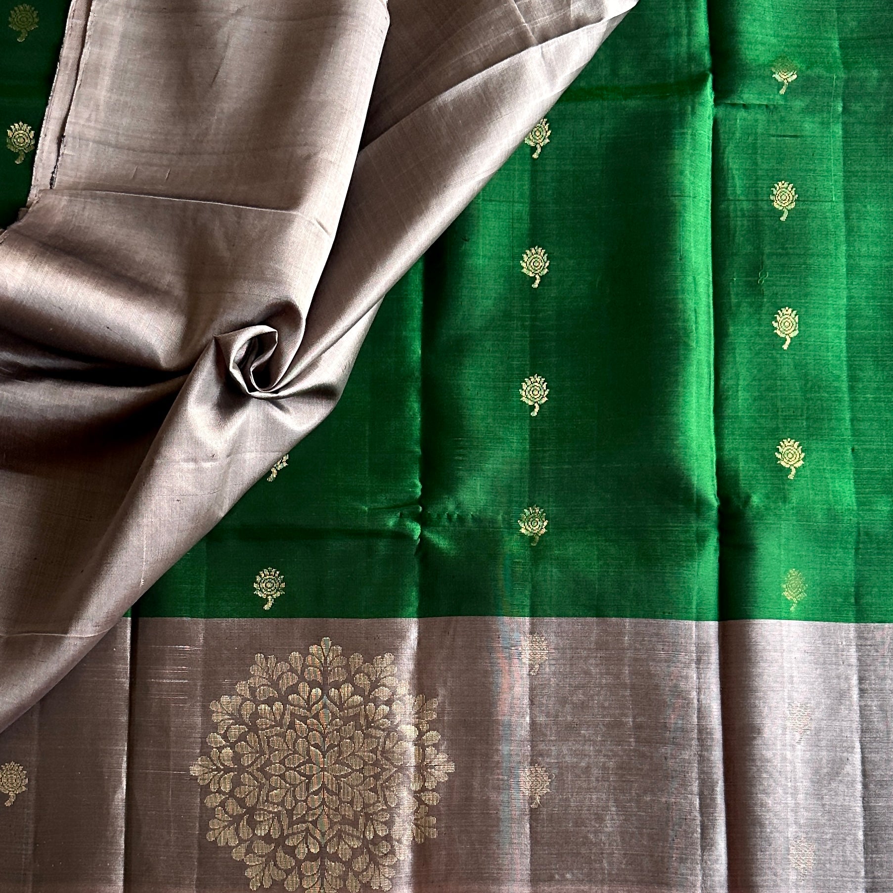 Emerald Green Woven Saree Silver Pallu Gold Zari Floral Buti