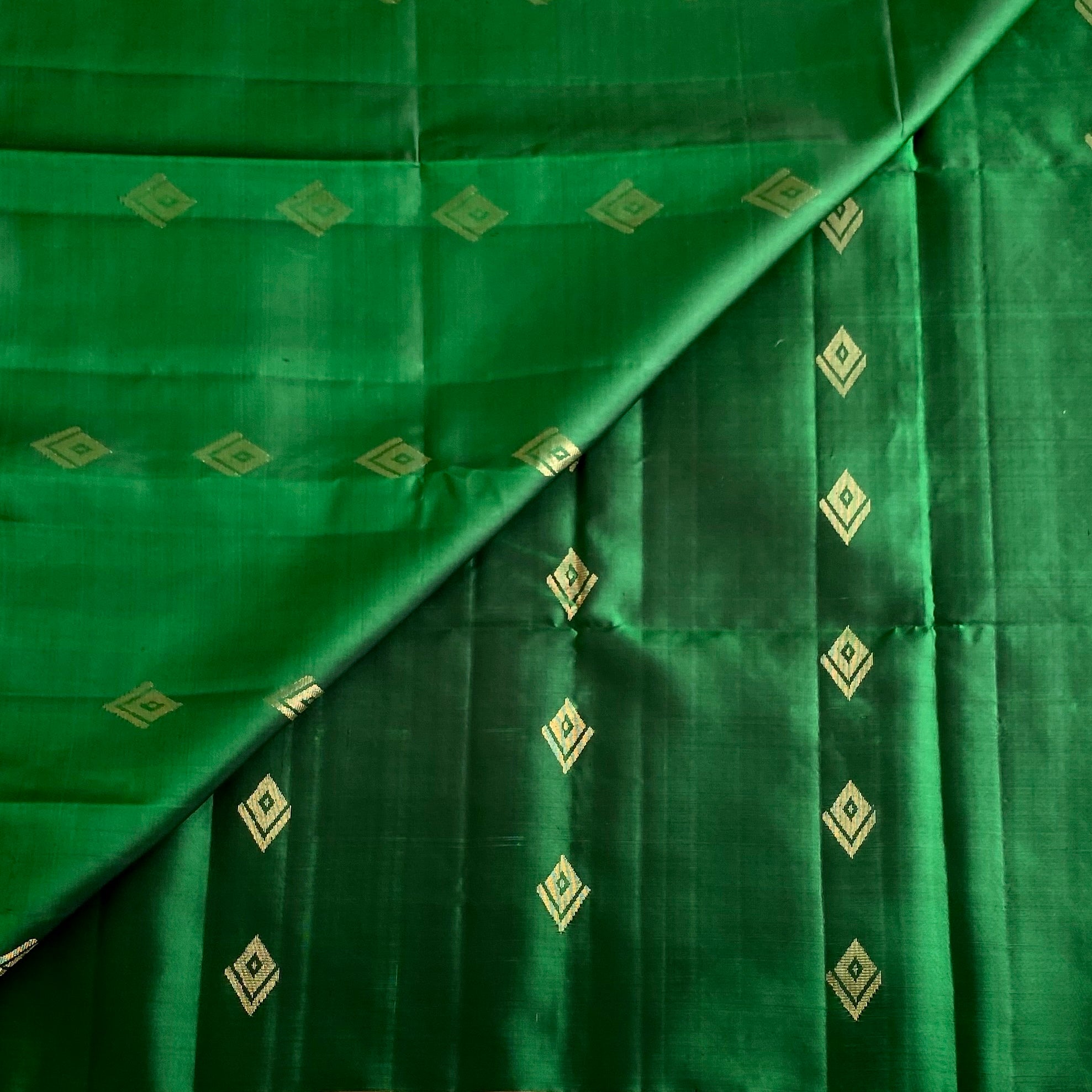 Emerald Green Designer Pure Silk Saree With Rani Pink Pallu
