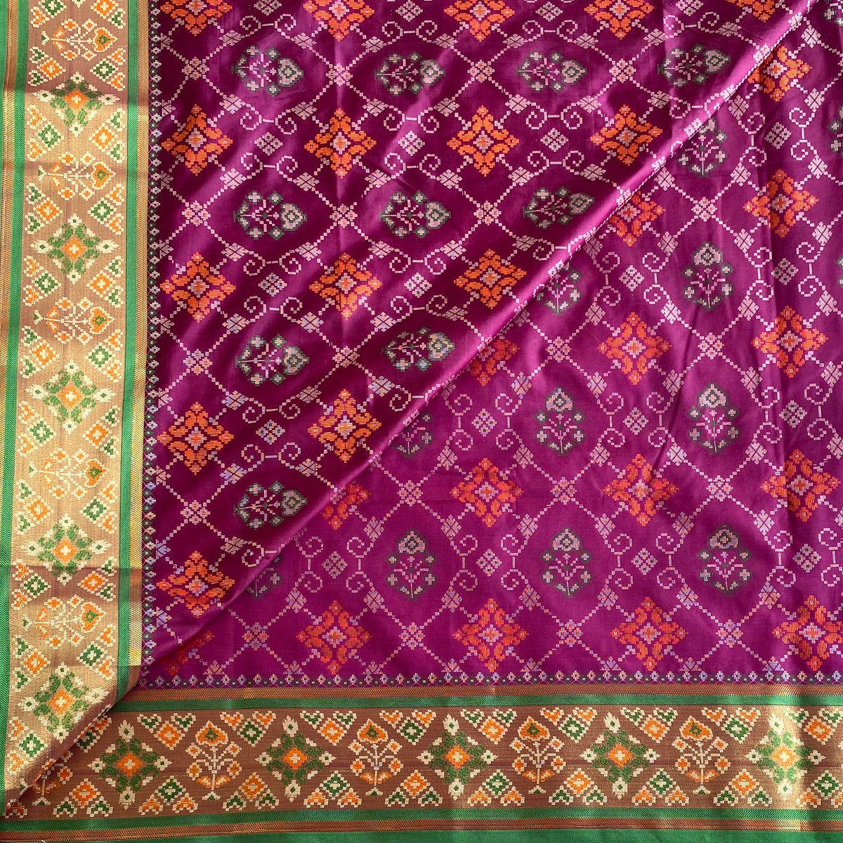 Deep Magenta Soft Tussar Silk Saree With Emerald Green Pallu