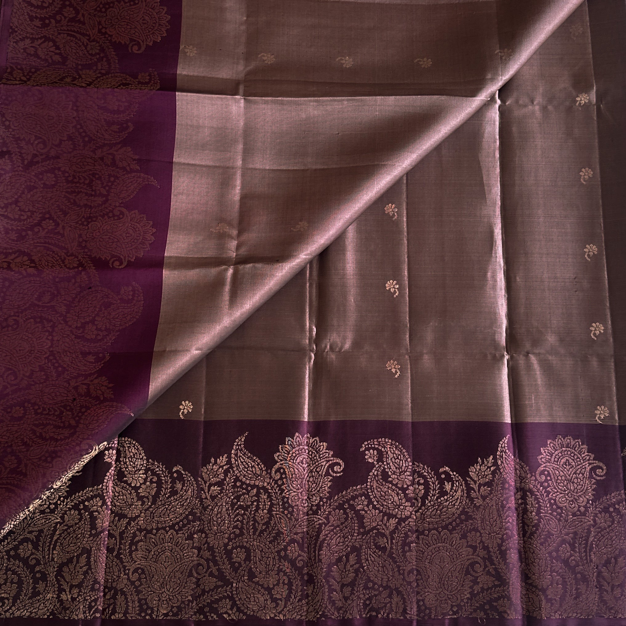 Plum Mauve Jacquard Saree Antique Gold Paisley Border Woven Pallu