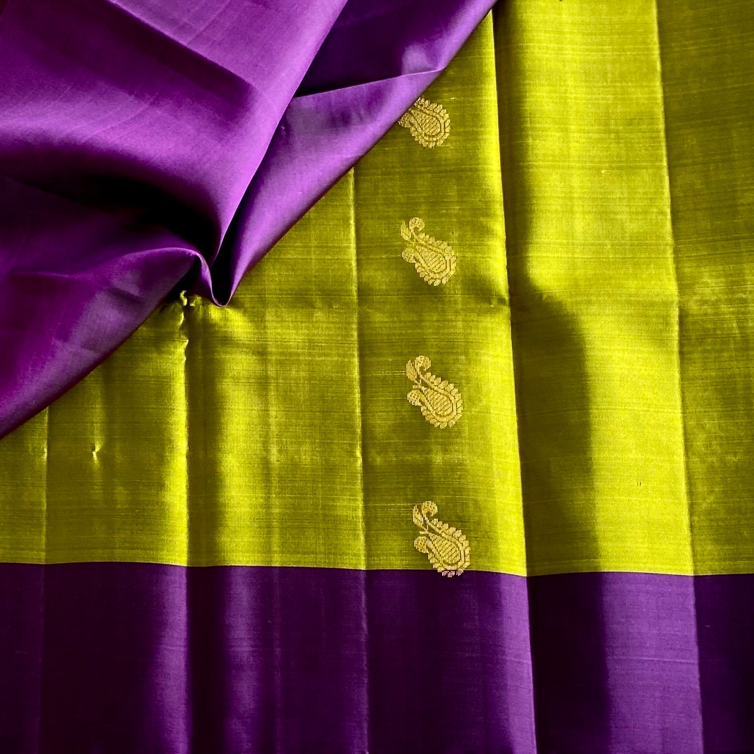 Chartreuse Green Designer Pure Silk Saree With Deep Purple Pallu