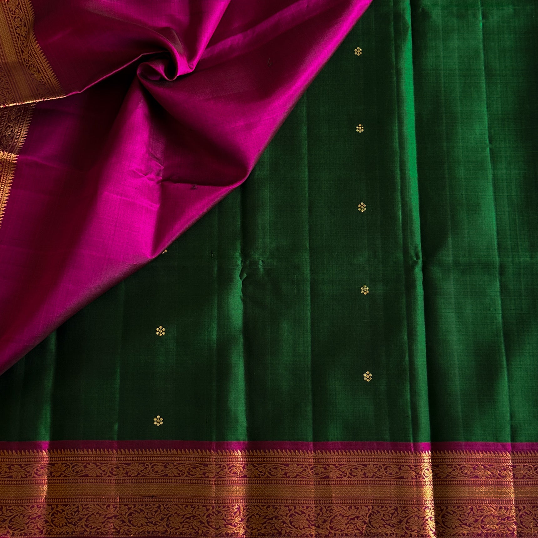Emerald Green Silk Saree Magenta Pallu Gold Zari Paisley Border
