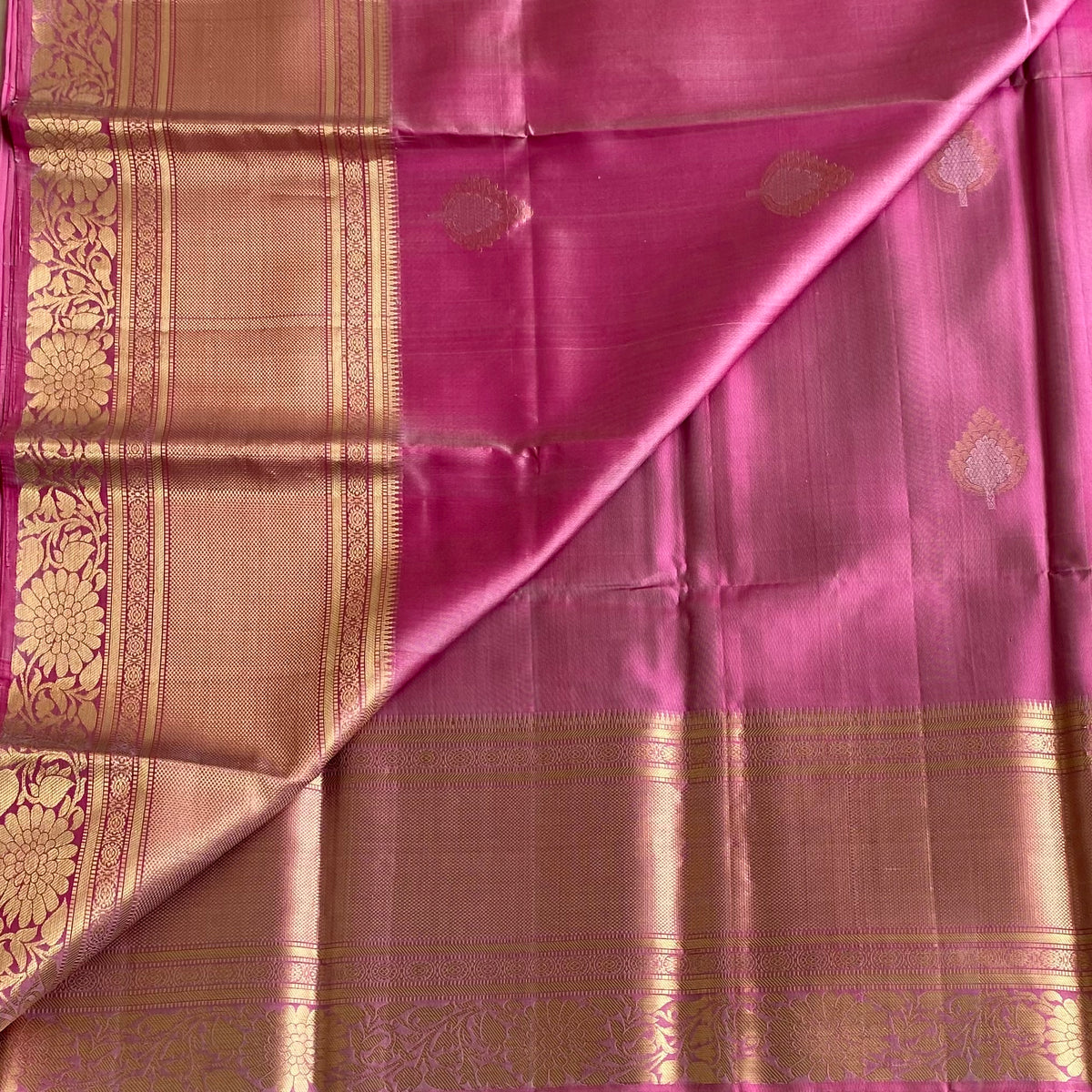 Exquisite Onion Pink Designer Pure Silk Saree With Gold Zari Weave