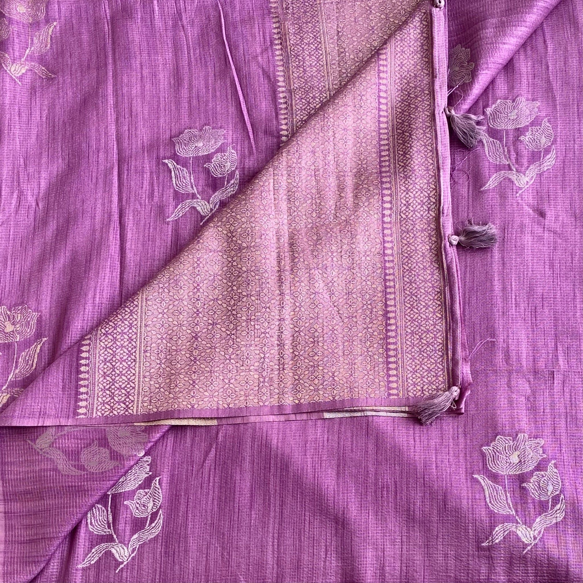 Lilac Soft Jute Tussar  Saree With Rose Gold Pallu And Gold Zari