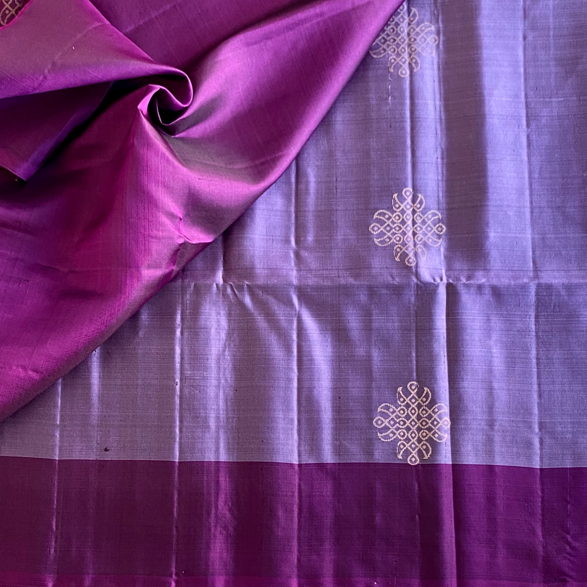 Metallic Lavender & Deep Plum Designer Pure Silk With Kollam Zari Buttas