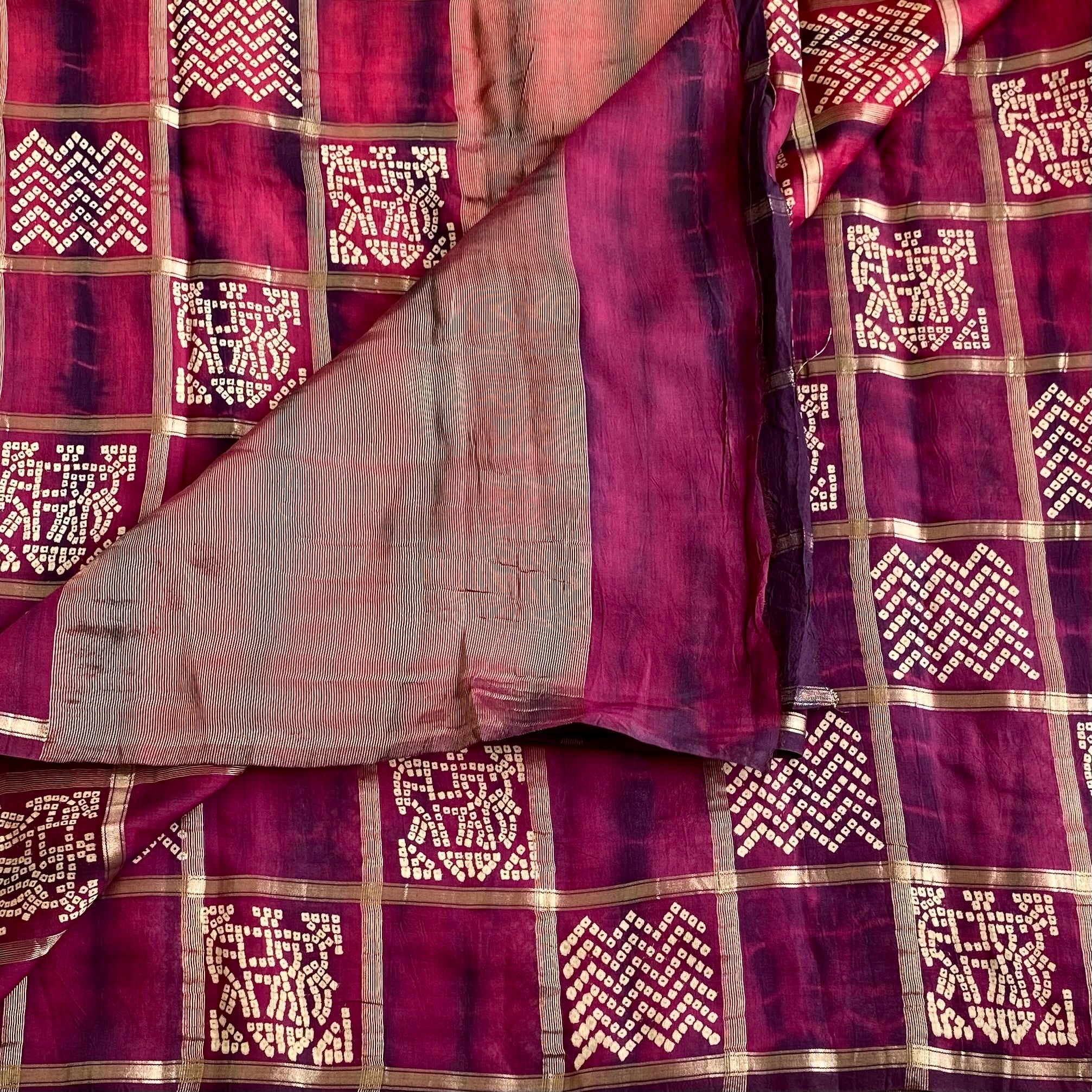 Ombre Shades of Magenta, Rust & Purple With Beautiful Checkered Patterns
