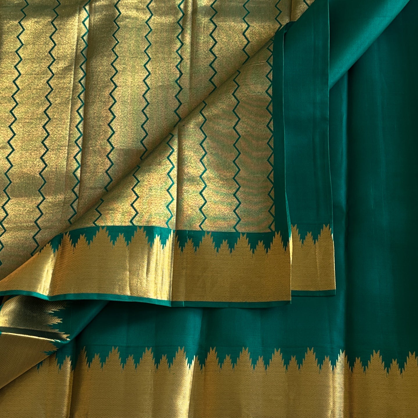 Teal Silk Saree Seafoam Pallu Gold Zigzag Border Traditional Festive