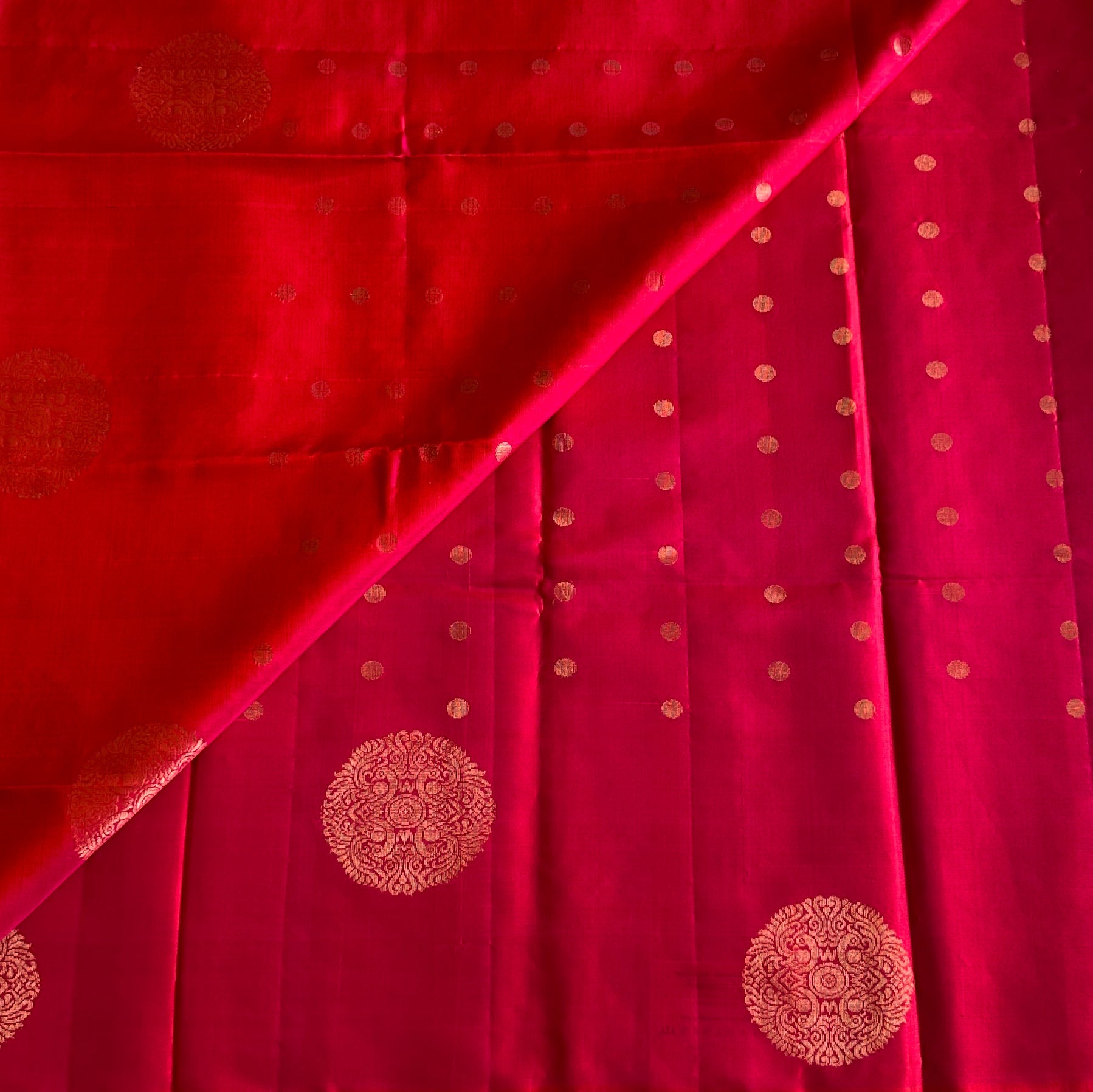 Fuchsia Silk Zari Saree With Geometric Pallu And Floral Medallions