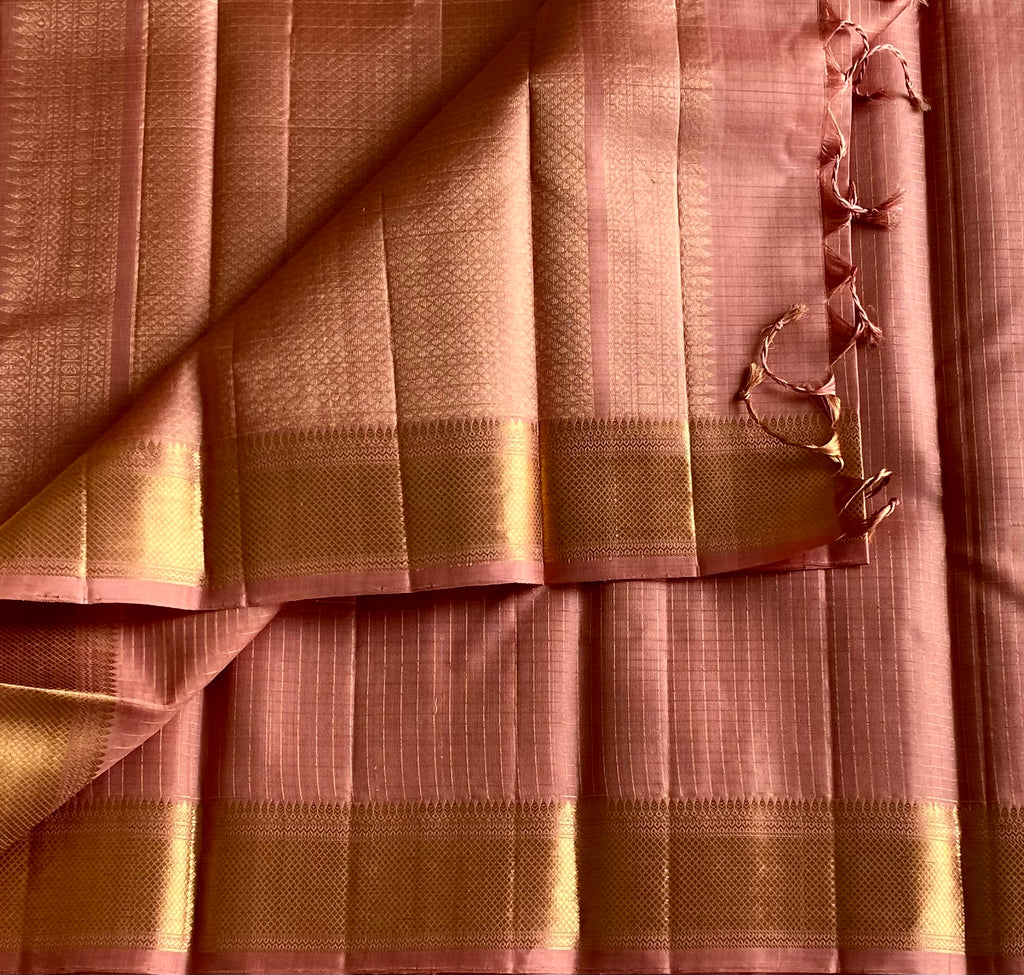 Dusty Rose Woven Saree Gold Brocade Border Lattice Motif Traditional