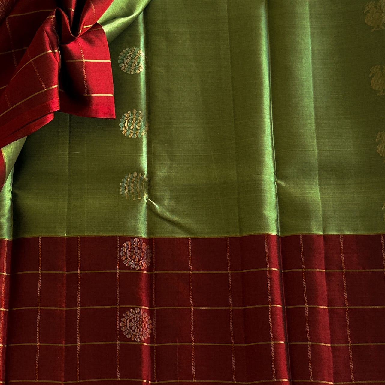 Deep Magenta Silk Saree Sage Green Pallu Gold Zari Traditional