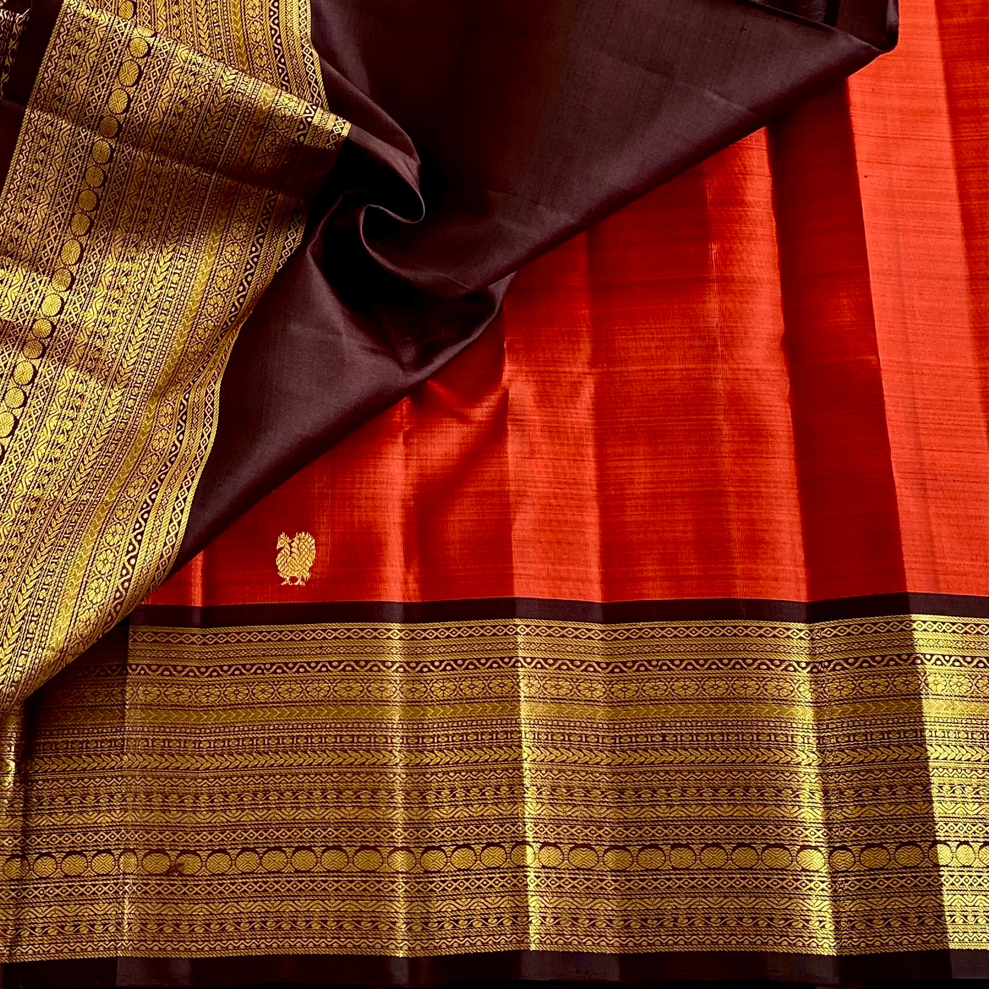 Scarlet Rust Kanjeevaram Pure Zari Silk Saree With Wine Brown Pallu