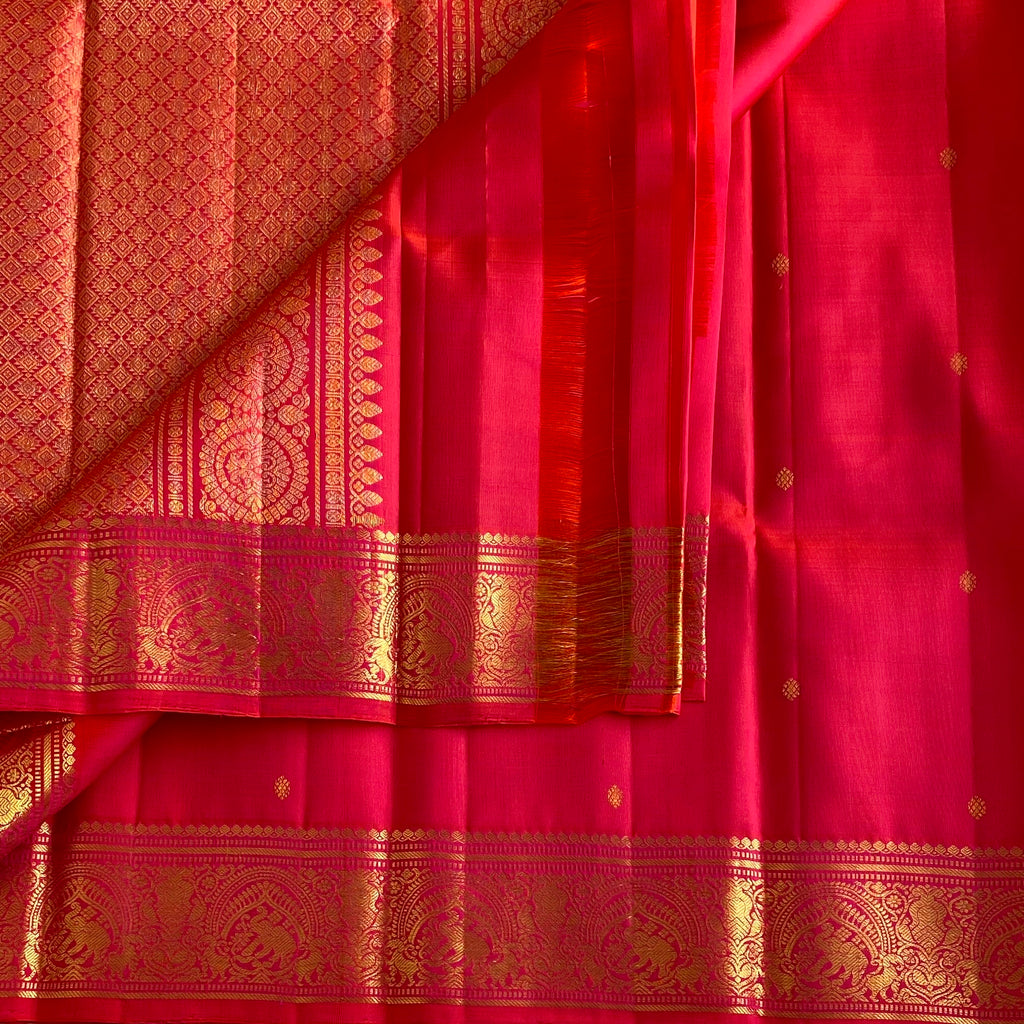 Deep Fuchsia Kanjeevaram Pure Zari Silk Saree With Intricate Gold Pallu