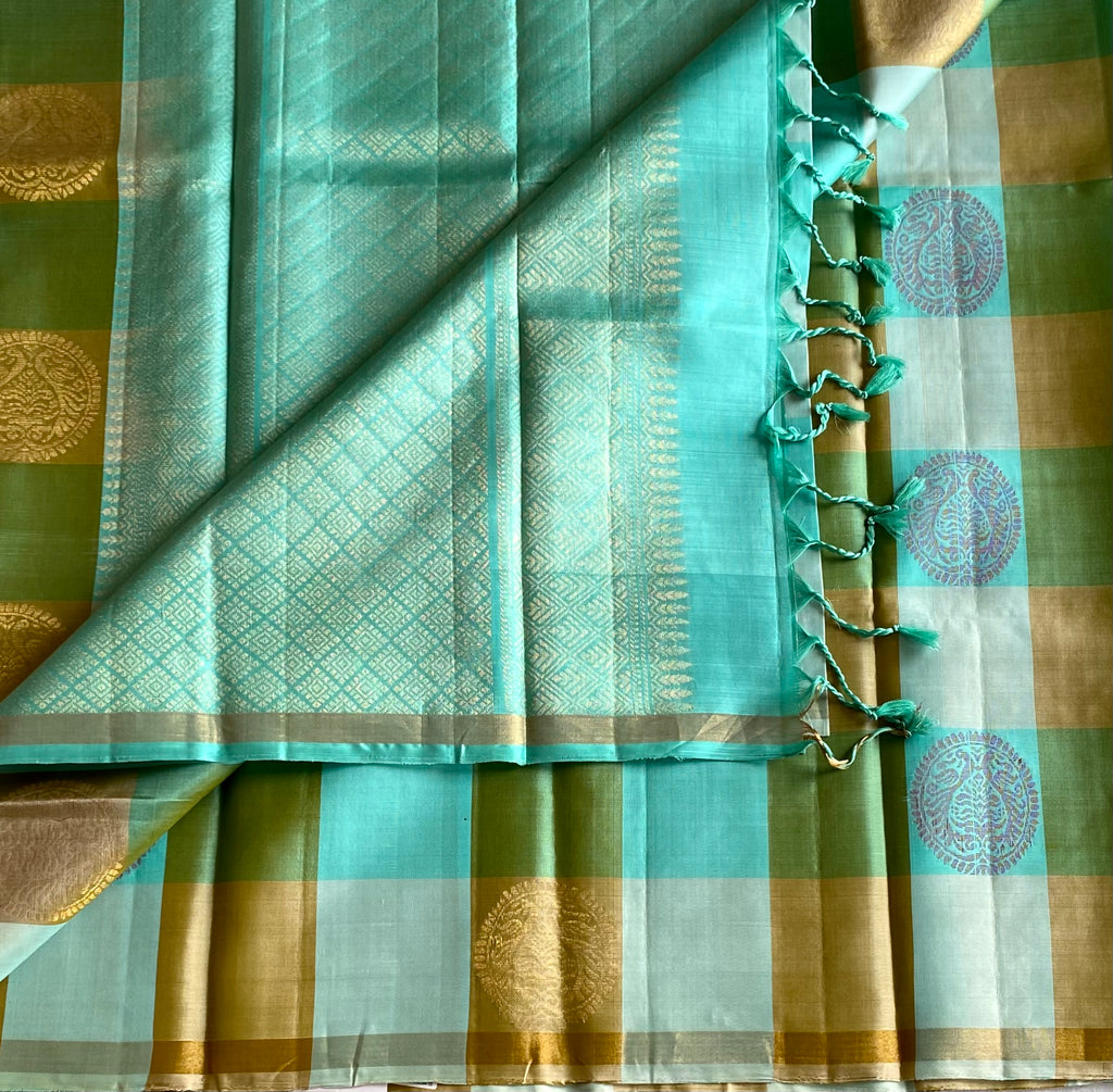 Elegant Aqua Woven Medallion Zari Saree Perfect For Traditional Celebrations