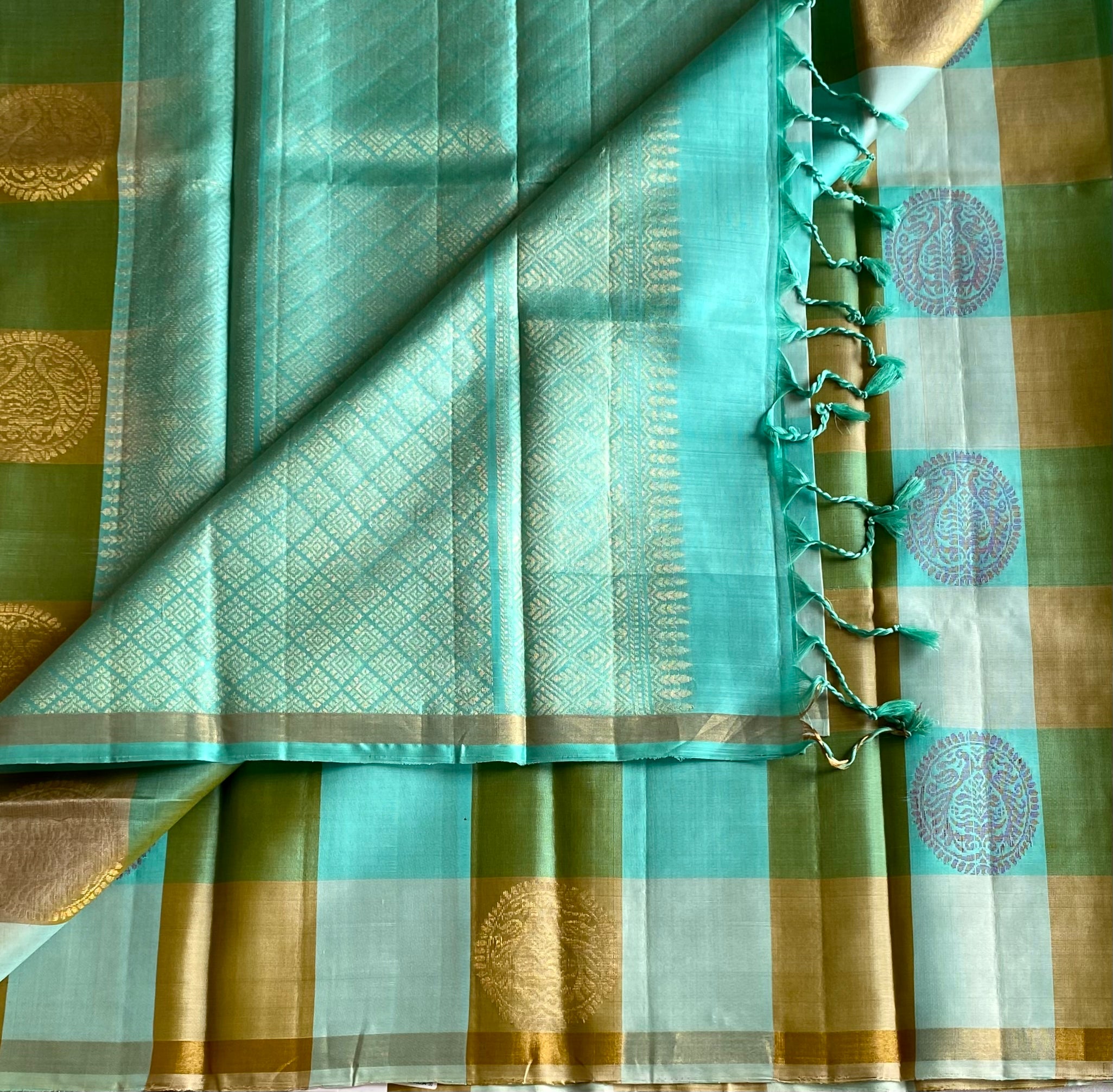 Elegant Aqua Woven Medallion Zari Saree Perfect For Traditional Celebrations