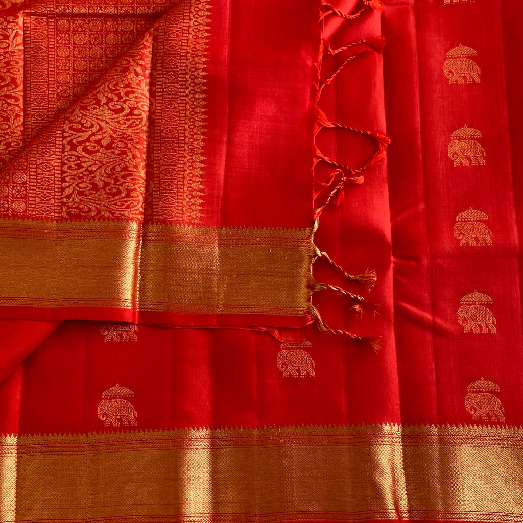 Kanakambari Orangish Red Designer Pure Silk Saree With Antique Gold Pallu
