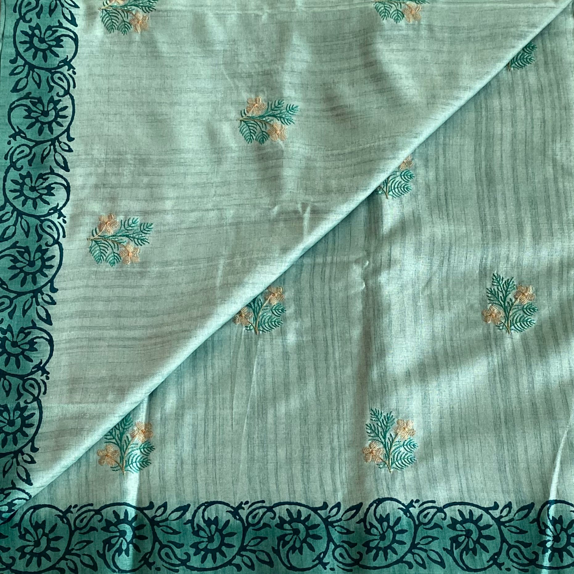 Seafoam Green Teal Border Embroidered Paisley Pallu Floral Sprig Saree