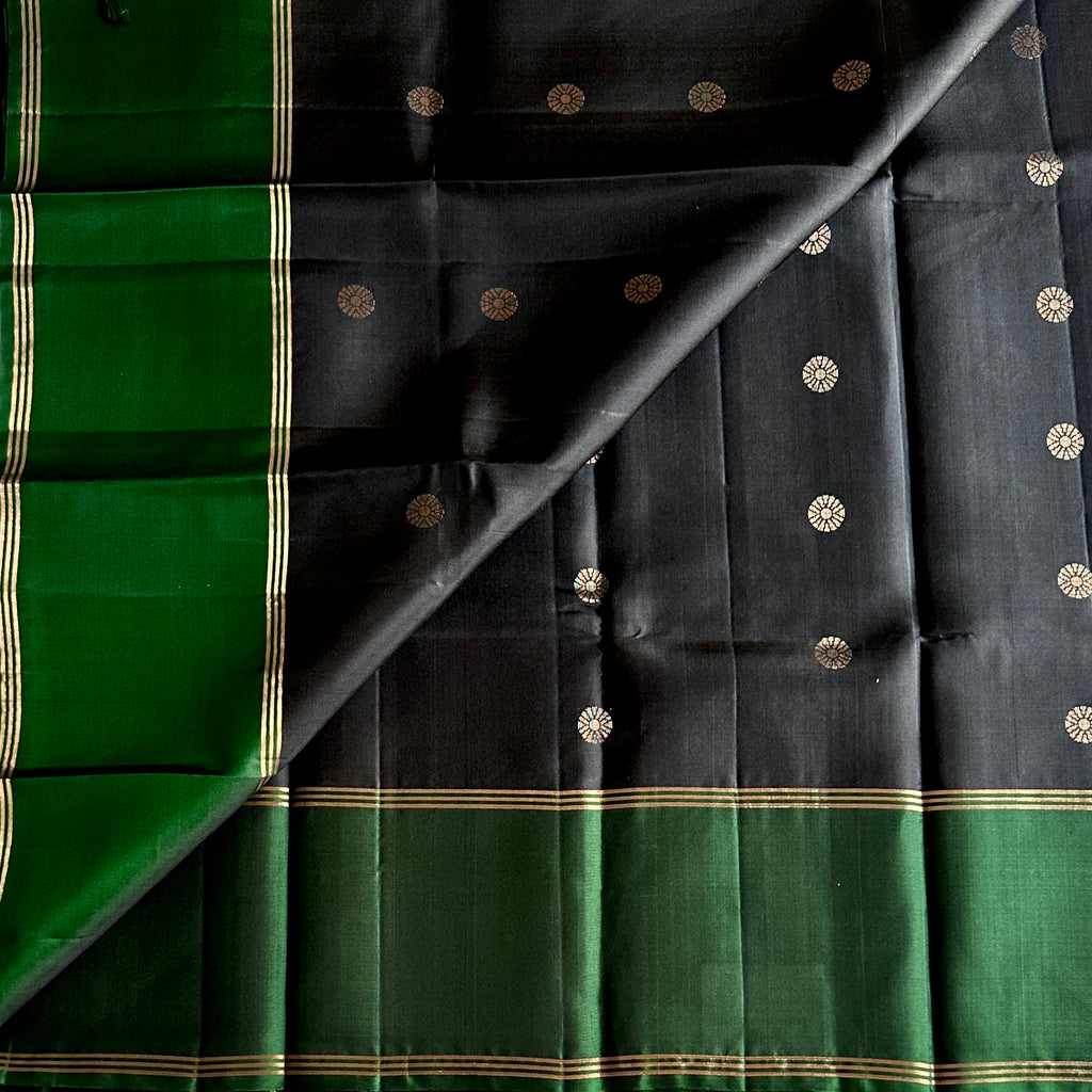 Emerald Green Silk Saree Navy Pallu Gold Zari Border Traditional