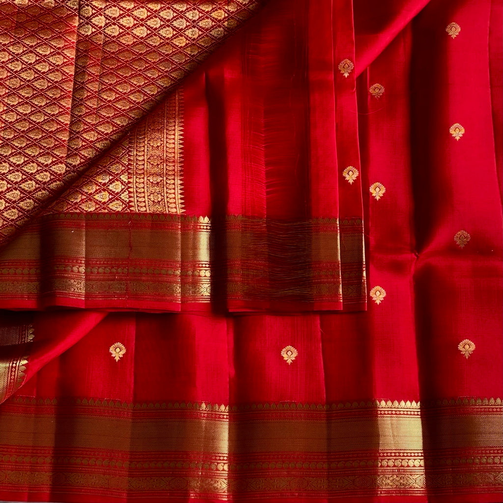 Scarlet Red Designer Pure Silk Saree With Metallic Gold Jaal And Border