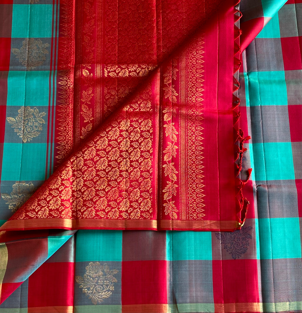 Magenta Turquoise Checked Silk Saree With Gold Jaal Pallu Traditional