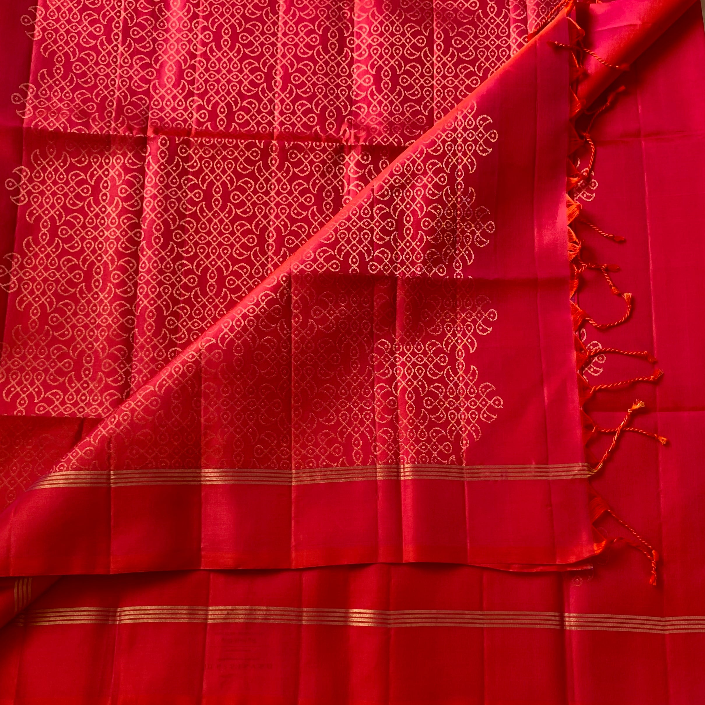 Deep Fuchsia Silk Saree Gold Zari Lattice Motif Tassel Pallu