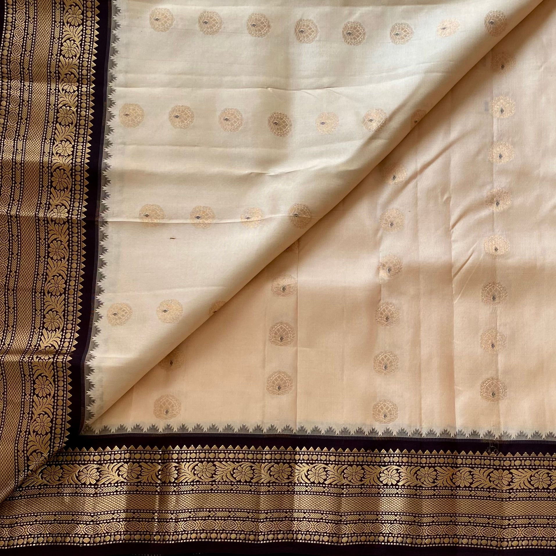 Silk Cream Kanjeevaram Pure Zari Silk Saree With Deep Brown Pallu