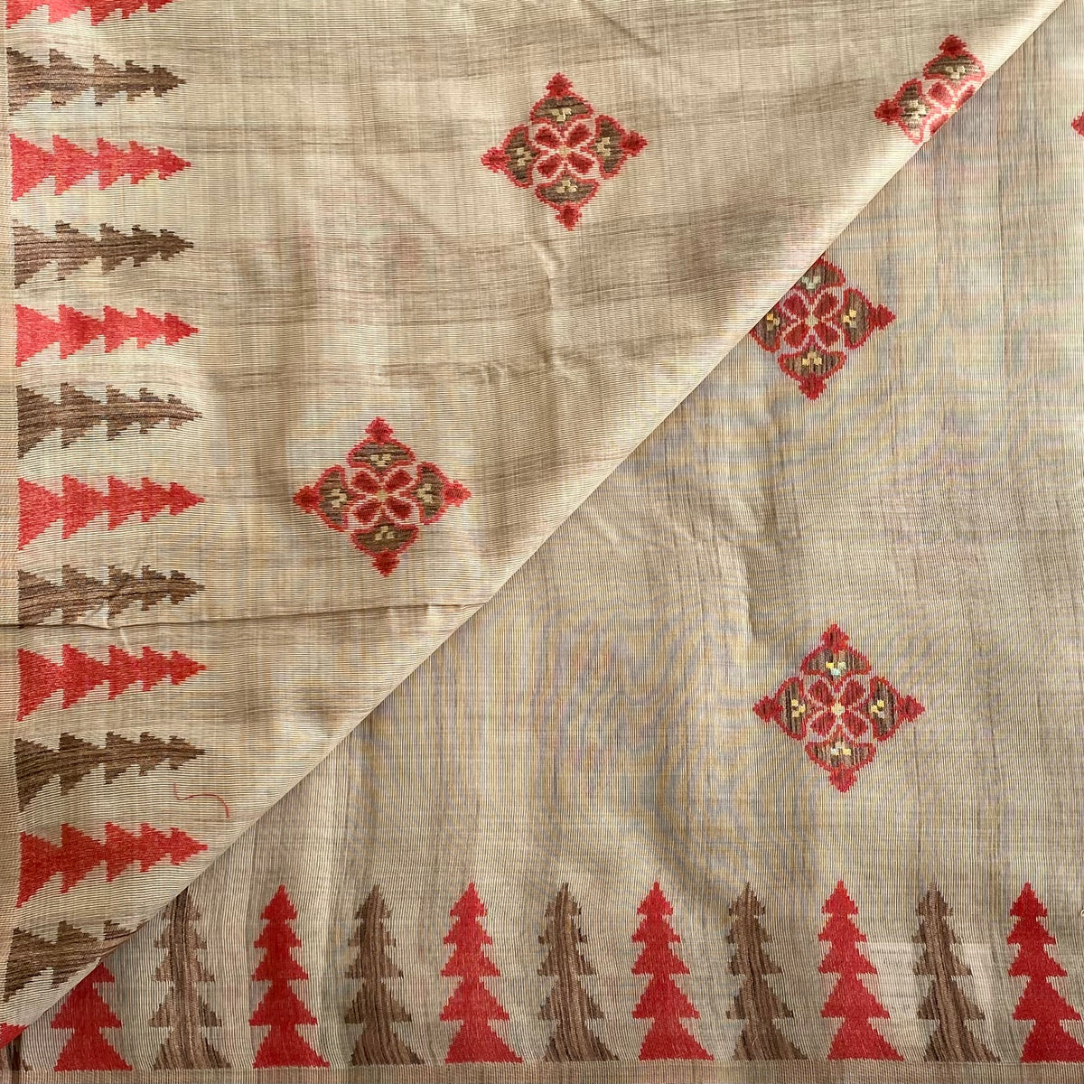 Warm Beige Coral Soft Jute Tussar Saree With Floral Pallu