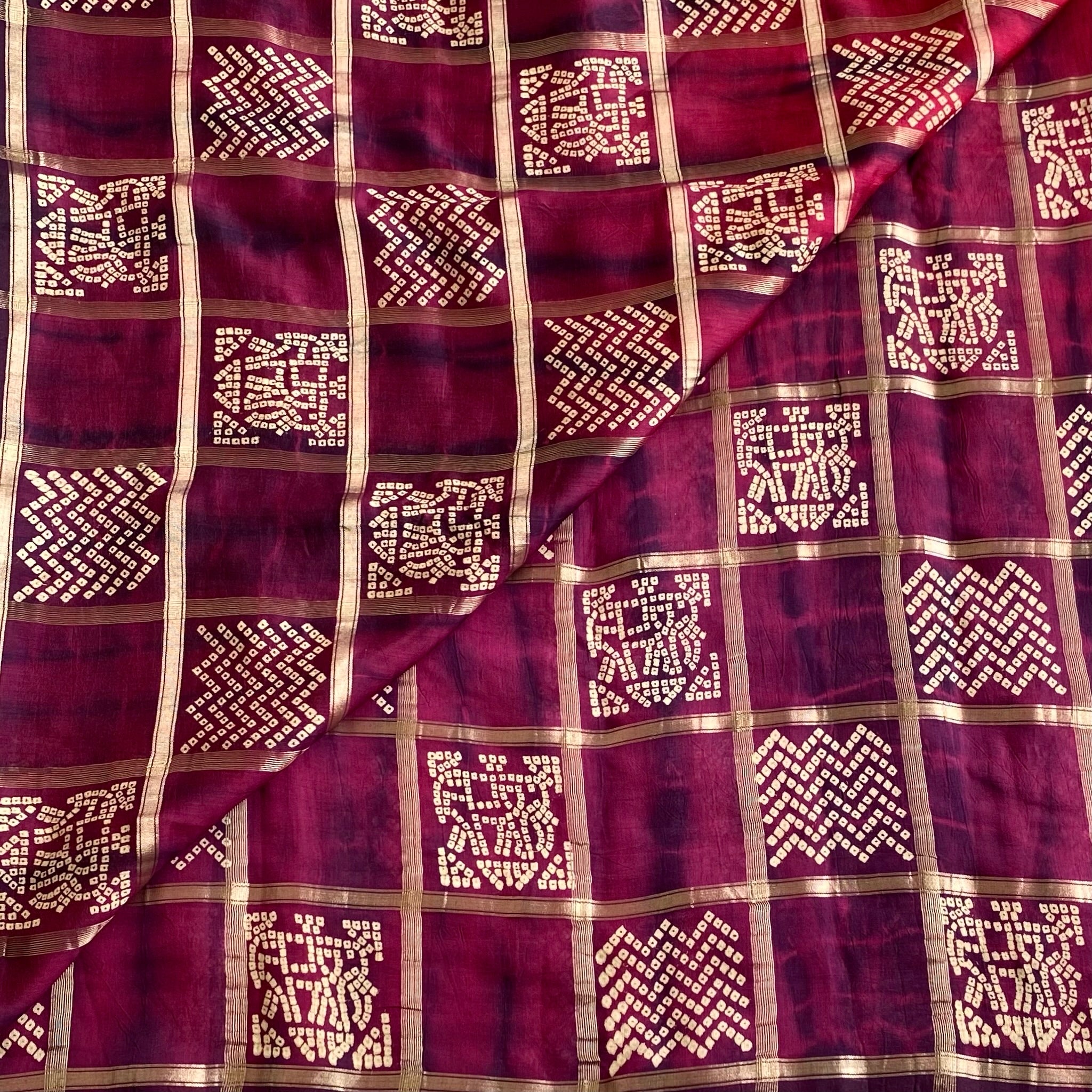 Ombre Shades of Magenta, Rust & Purple With Beautiful Checkered Patterns
