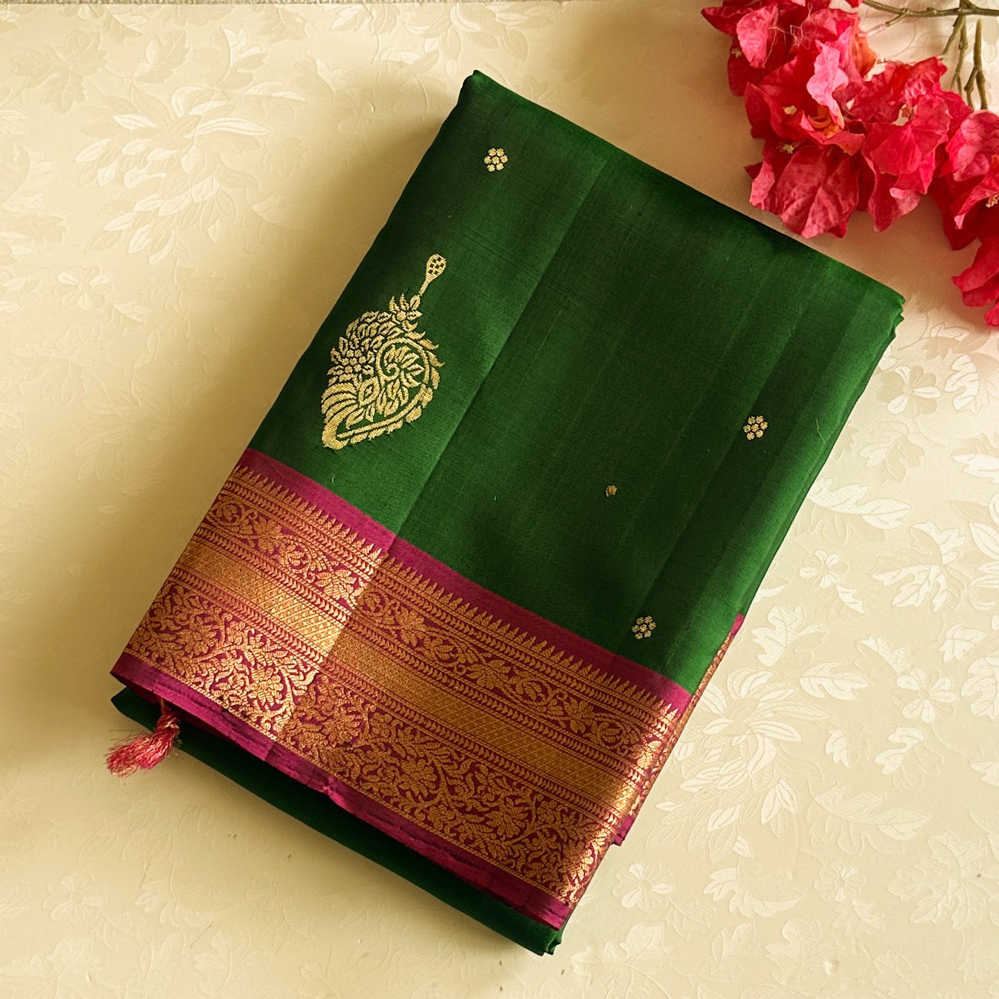 Emerald Green Silk Saree Magenta Pallu Gold Zari Paisley Border