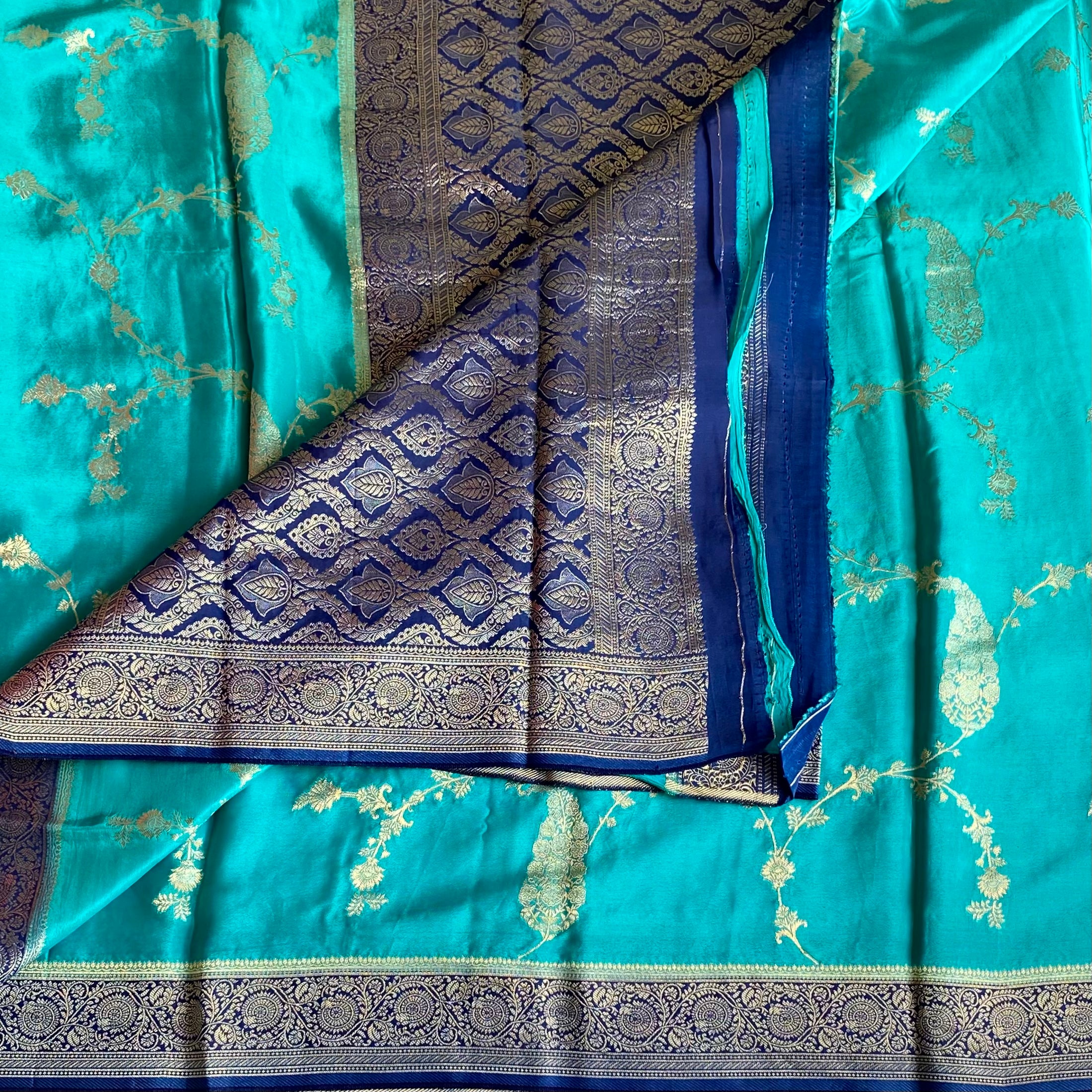 Turquoise Soft Crepe Silk Saree With Royal Blue Pallu And Zari