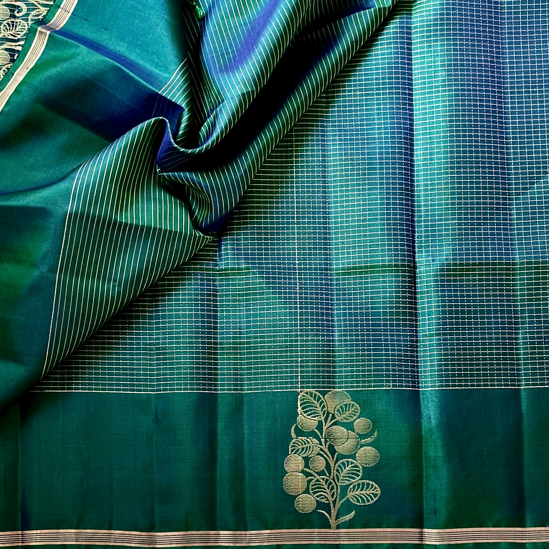 Peacock Green Silk Saree Gold Zari Leaf Motif Handwoven Traditional