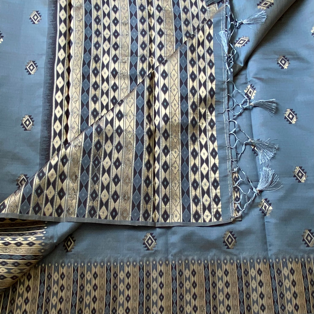 Slate Blue Geometric Diamond Zari Silk Saree With Tassel Pallu