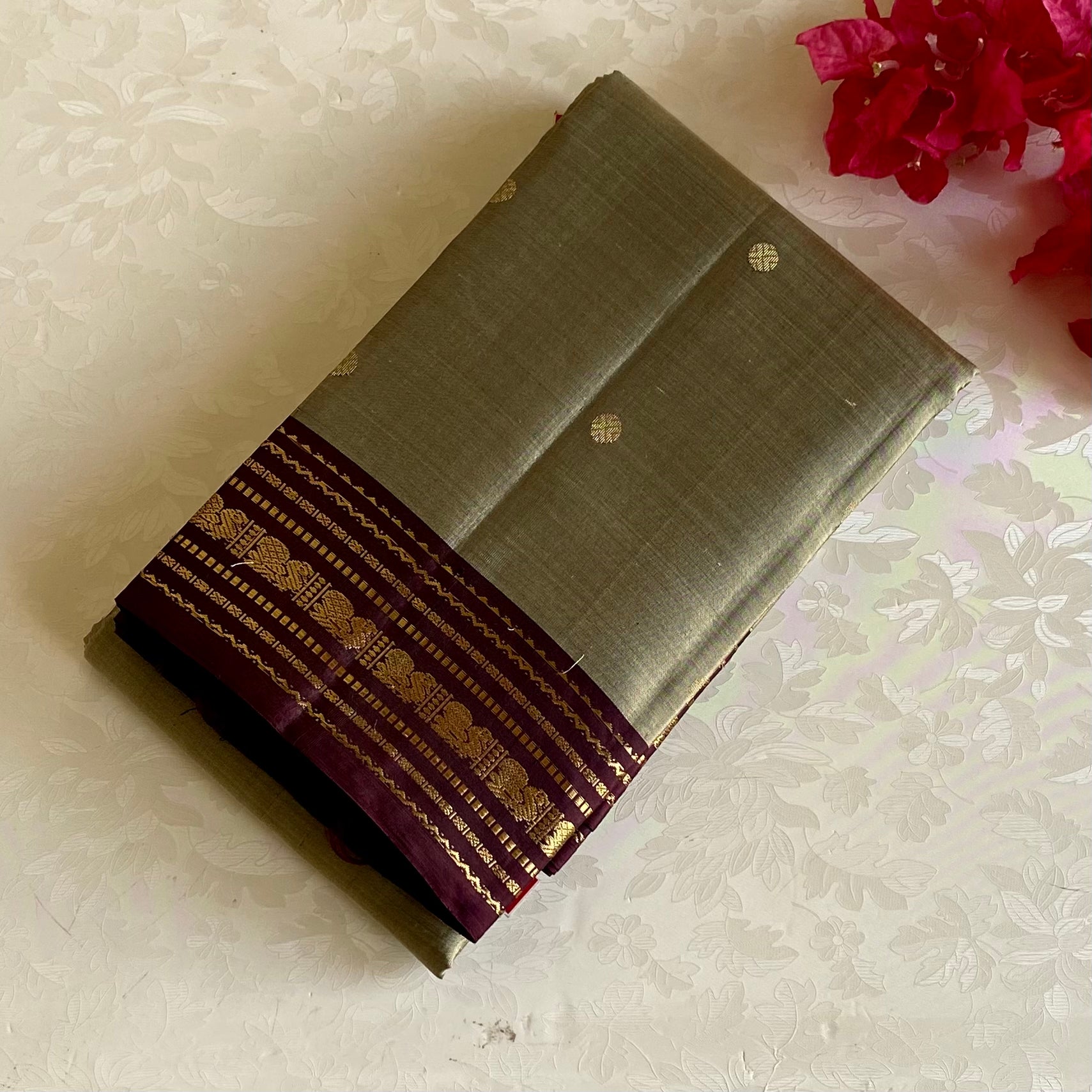 Metallic Grey Kanjeevaram Pure Zari Silk Saree With Burgundy Pallu