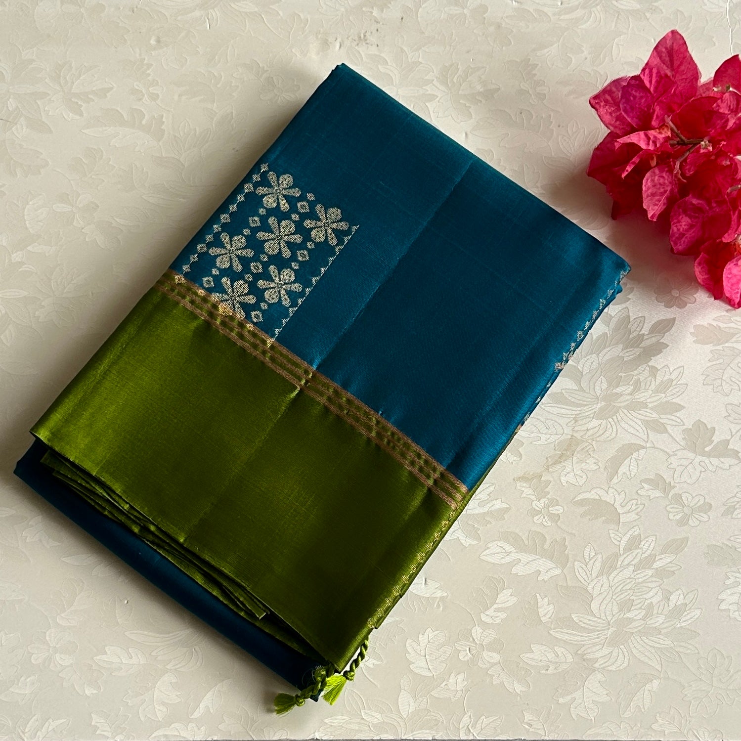Lovely Teal blue with metallic olive Handloom lightweight pure silk stunner