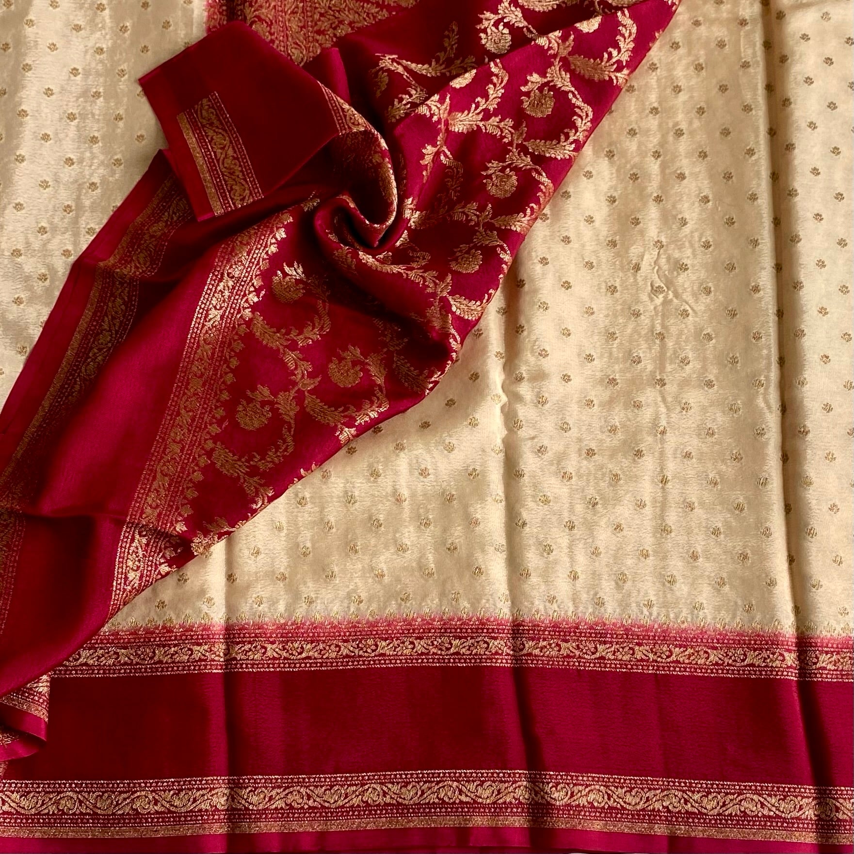 Cream Beige Banarasi Crepe Silk Saree With Wine Maroon Pallu