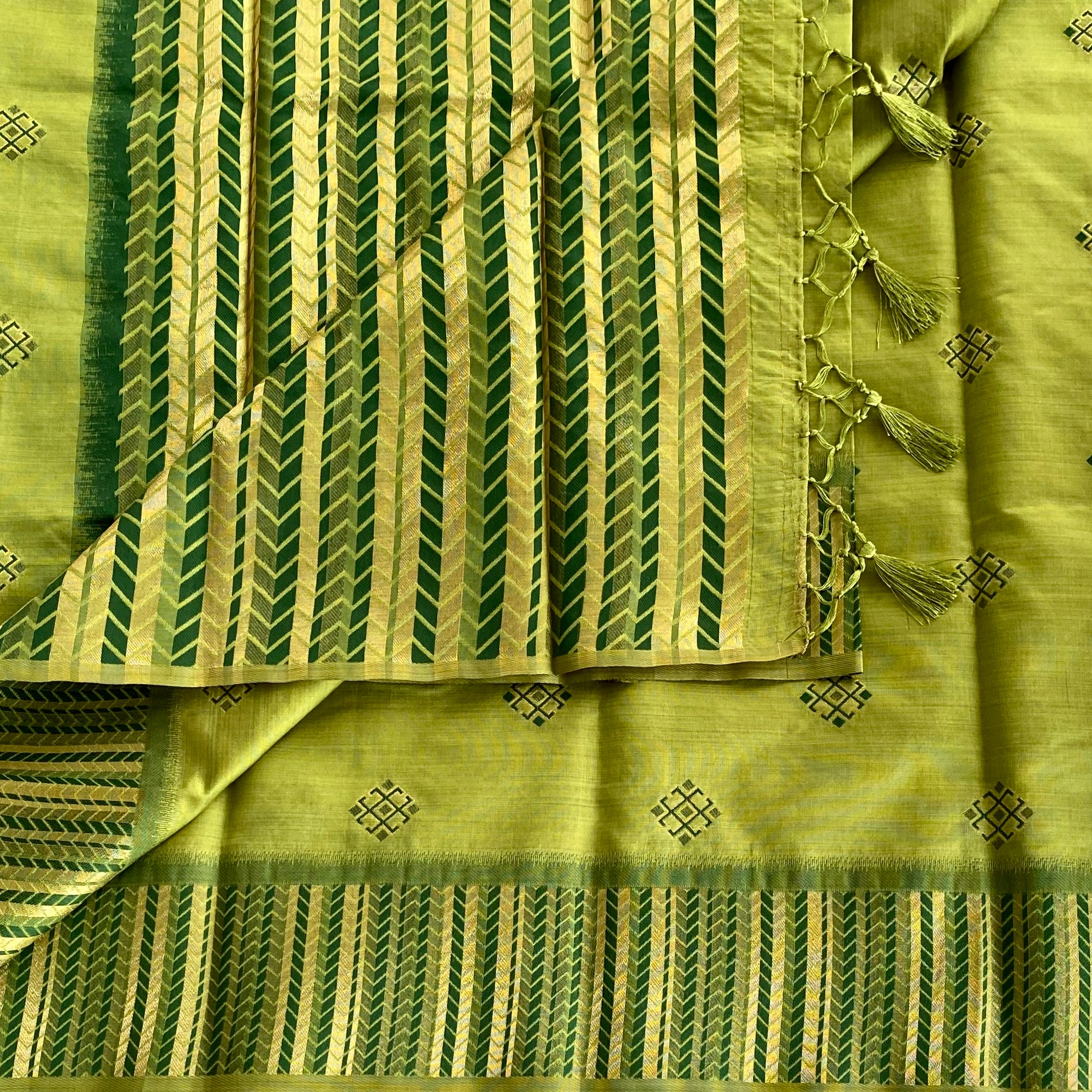Lime Green Silk Saree Gold Chevron Pallu Tassel Border Traditional