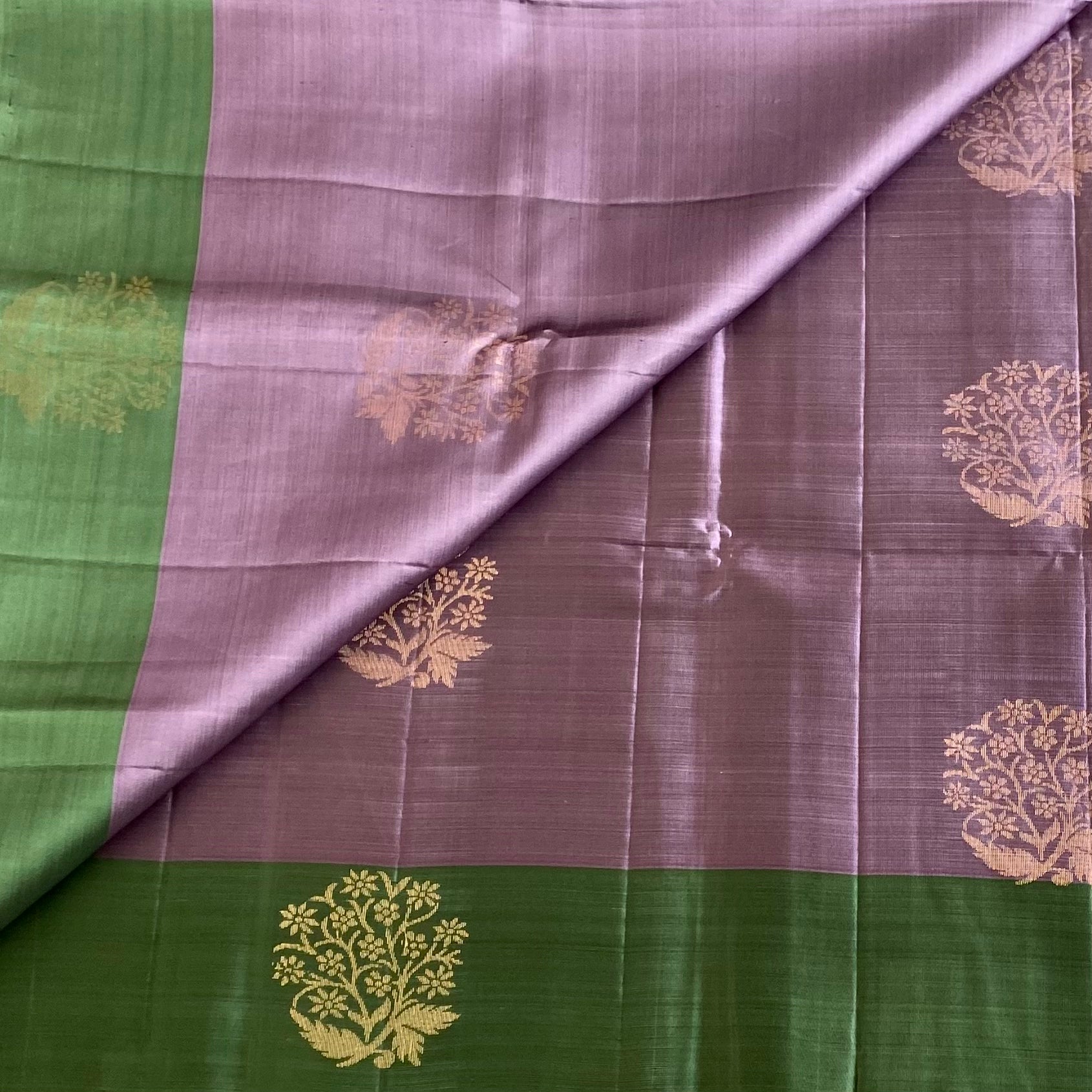 Mauve Lavender Designer Pure Silk Saree With Metallic Green Pallu And Gold Zari