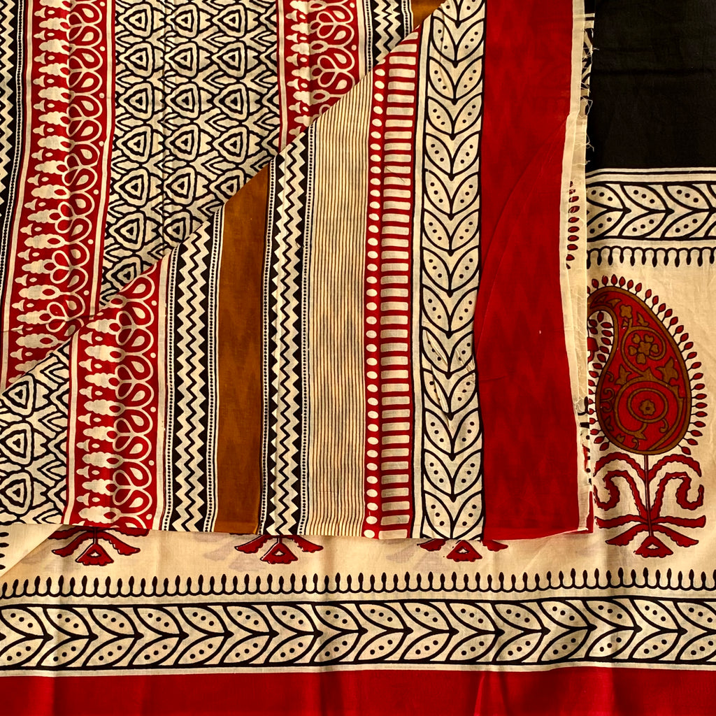 Cream Beige Cotton Saree Crimson Paisley Black Pallu Leaf Border