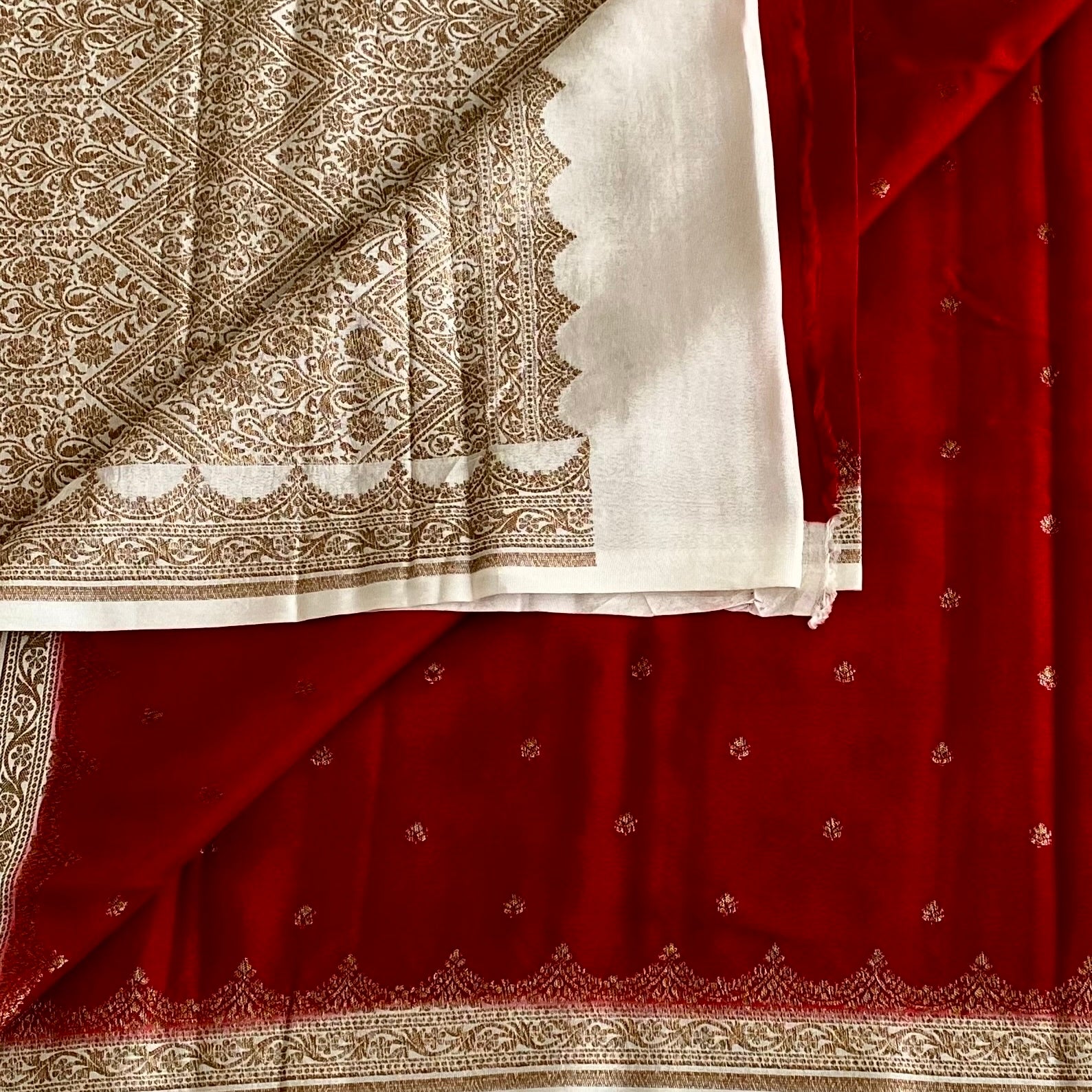 Crimson Red Banarasi Crepe Silk Saree With Ivory Pallu