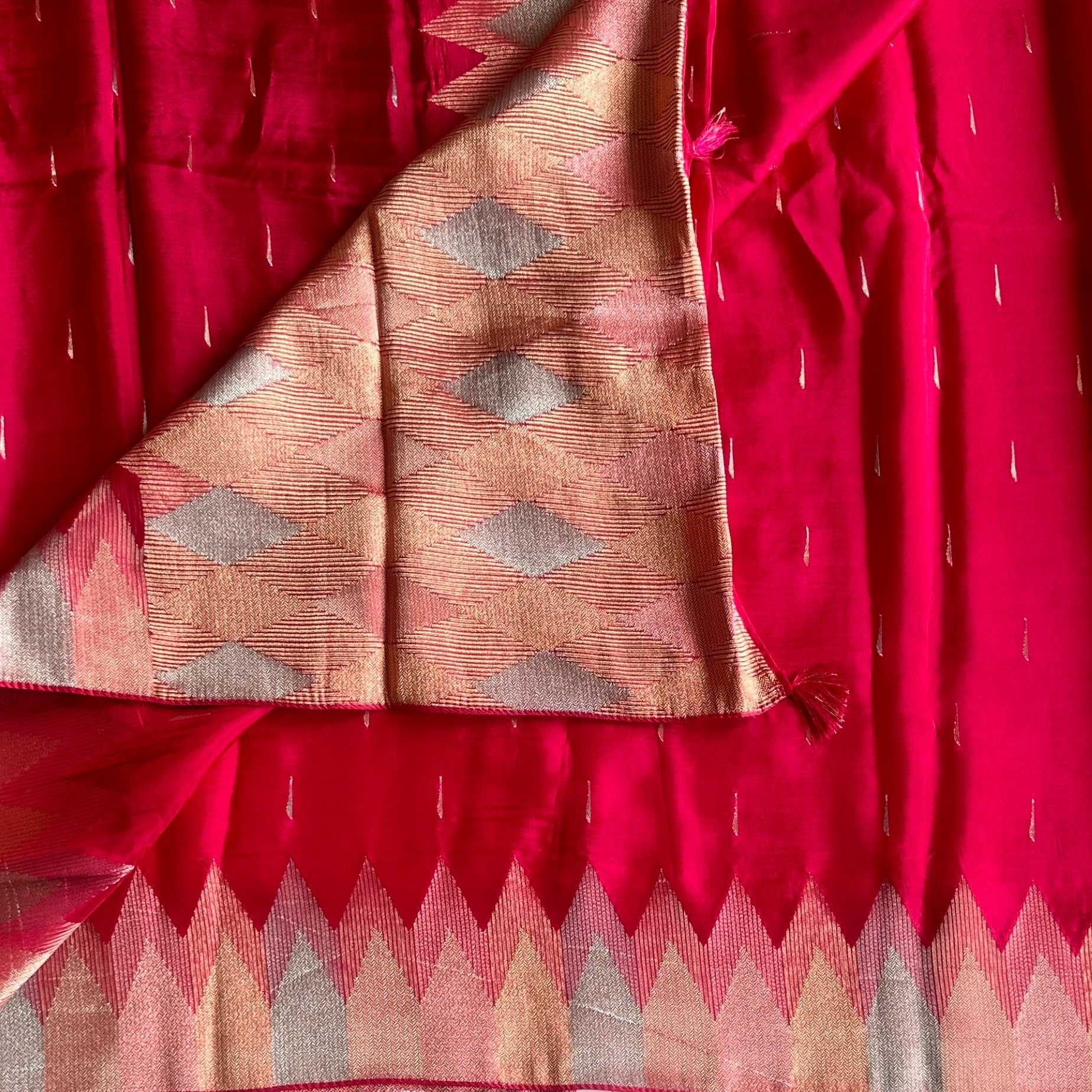 Elegant Fuchsia Silk Saree Metallic Copper Pallu Gold Zari Work